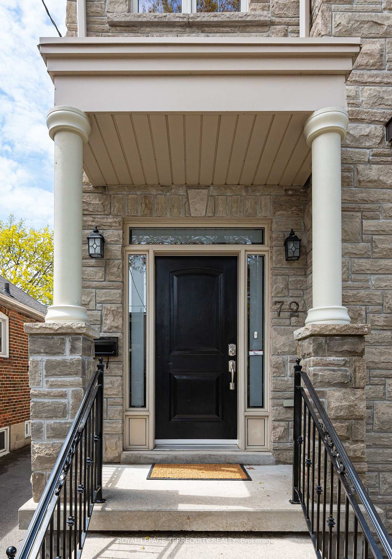 Photo 2 of 72 Northbrook Road, Toronto, East York — HOMEH