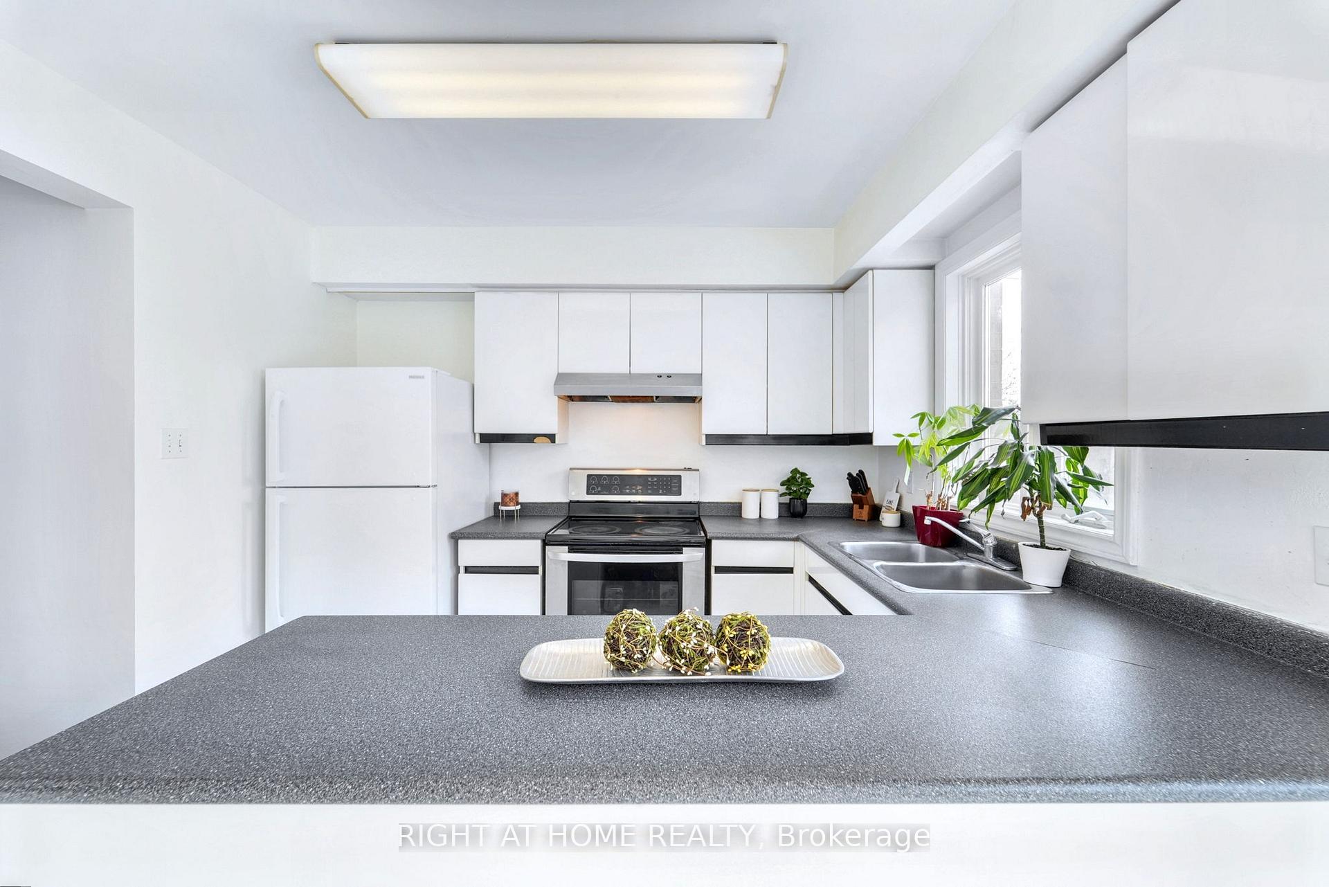 Photo 14 of 398 Woburn Avenue, Toronto, Lawrence Park North — HOMEH