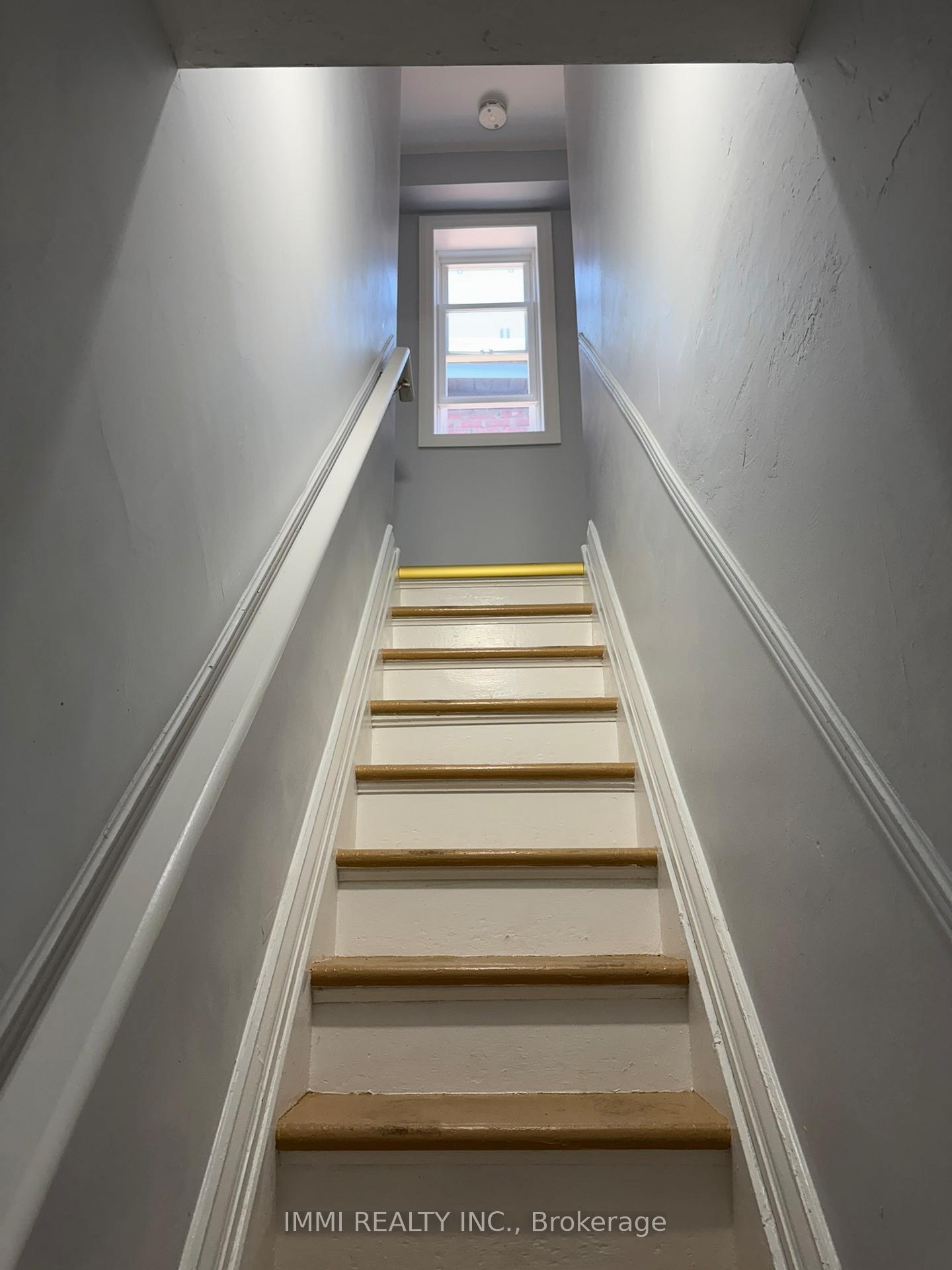 Photo 8 of Unit 302, 618 Bathurst Street, Toronto, Palmerston-Little Italy — HOMEH