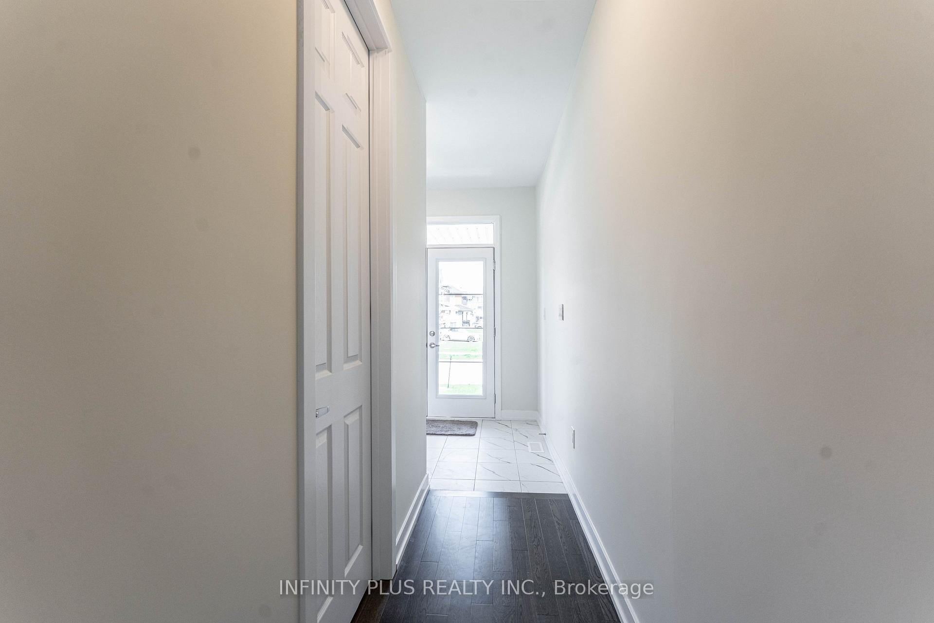 Photo 4 of 22 Sunflower Crescent, Thorold, Hurricane/Merrittville — HOMEH