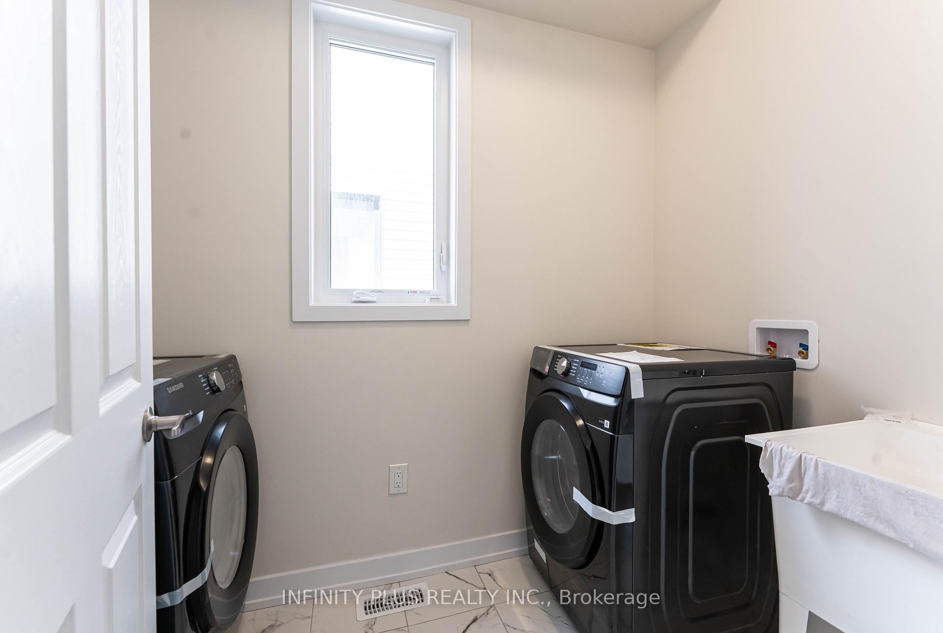 Photo 5 of 22 Sunflower Crescent, Thorold, Hurricane/Merrittville — HOMEH