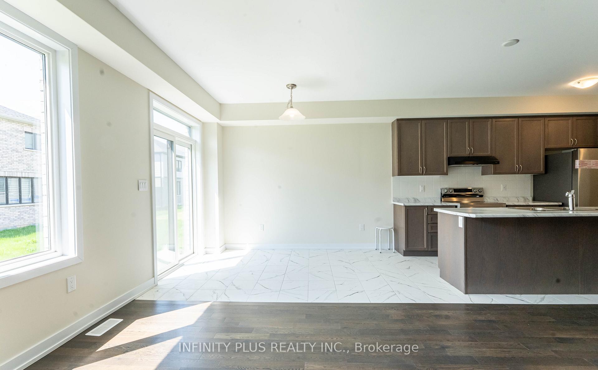 Photo 10 of 22 Sunflower Crescent, Thorold, Hurricane/Merrittville — HOMEH