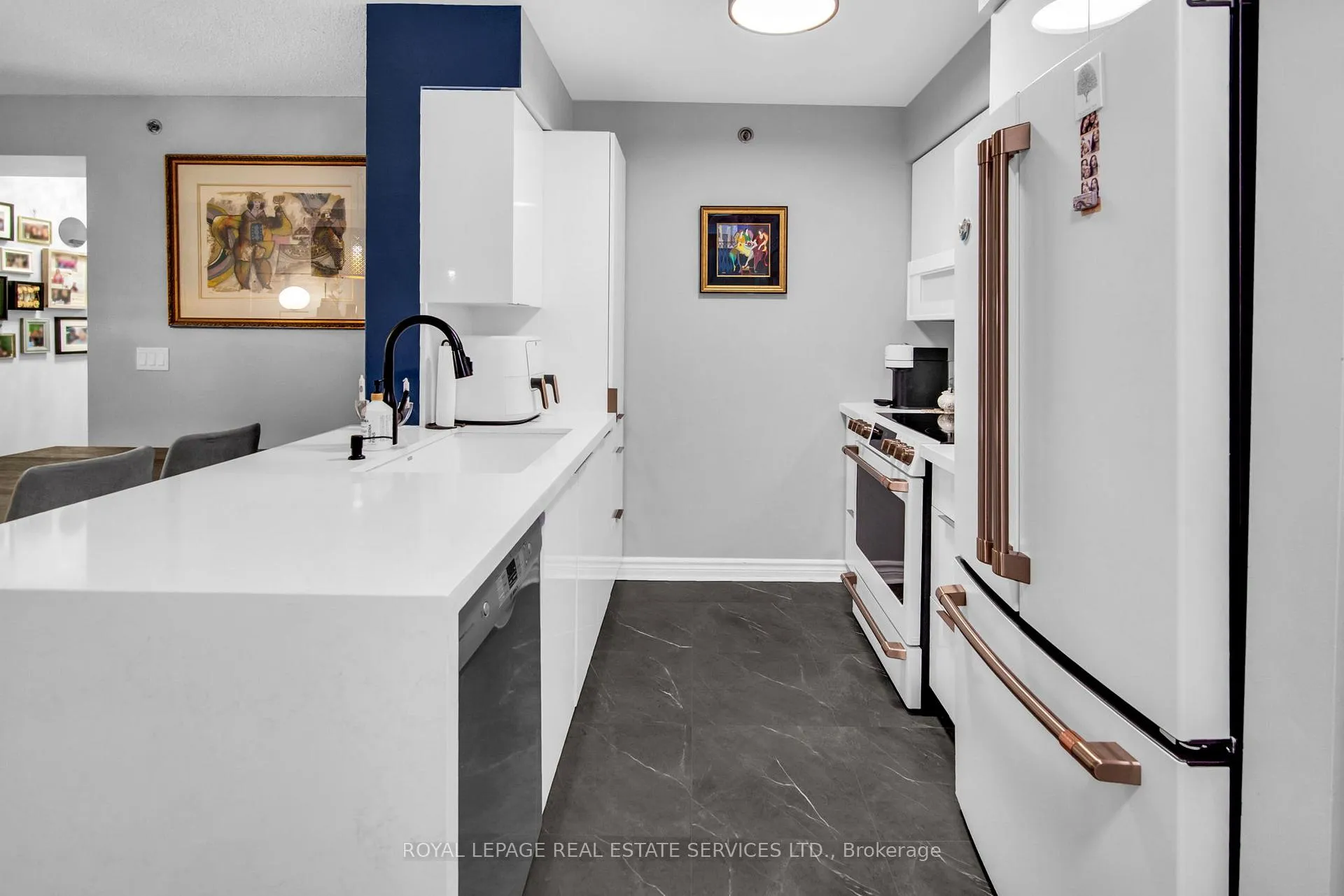 Photo 4 of Unit 1219, 35 Saranac Boulevard, Toronto, Englemount-Lawrence — HOMEH