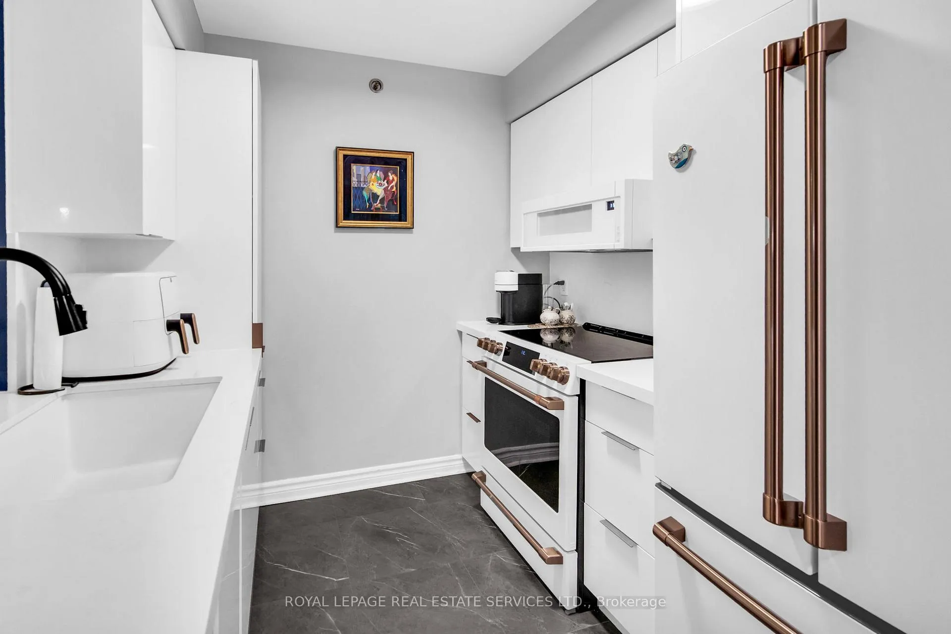 Photo 5 of Unit 1219, 35 Saranac Boulevard, Toronto, Englemount-Lawrence — HOMEH