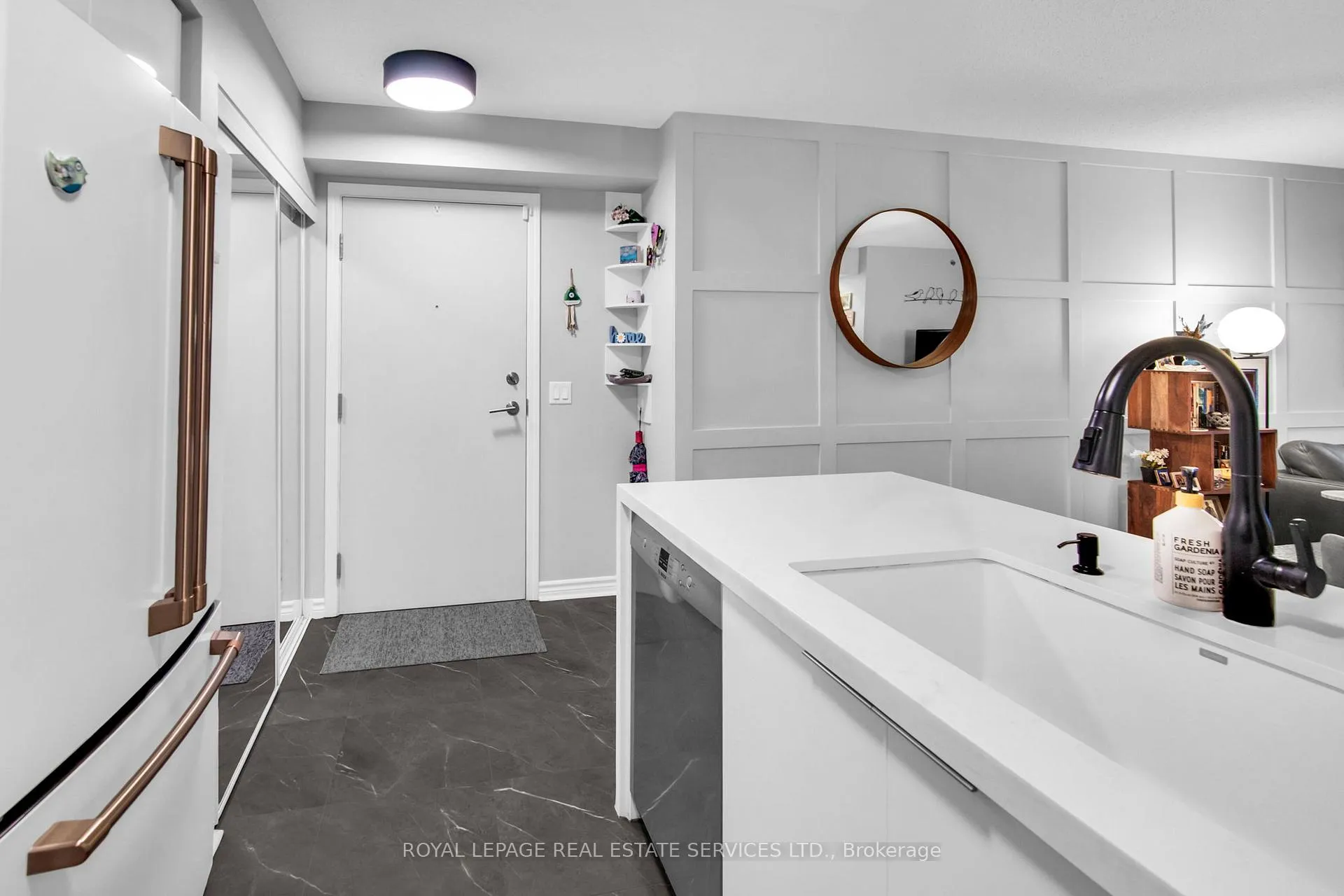 Photo 6 of Unit 1219, 35 Saranac Boulevard, Toronto, Englemount-Lawrence — HOMEH