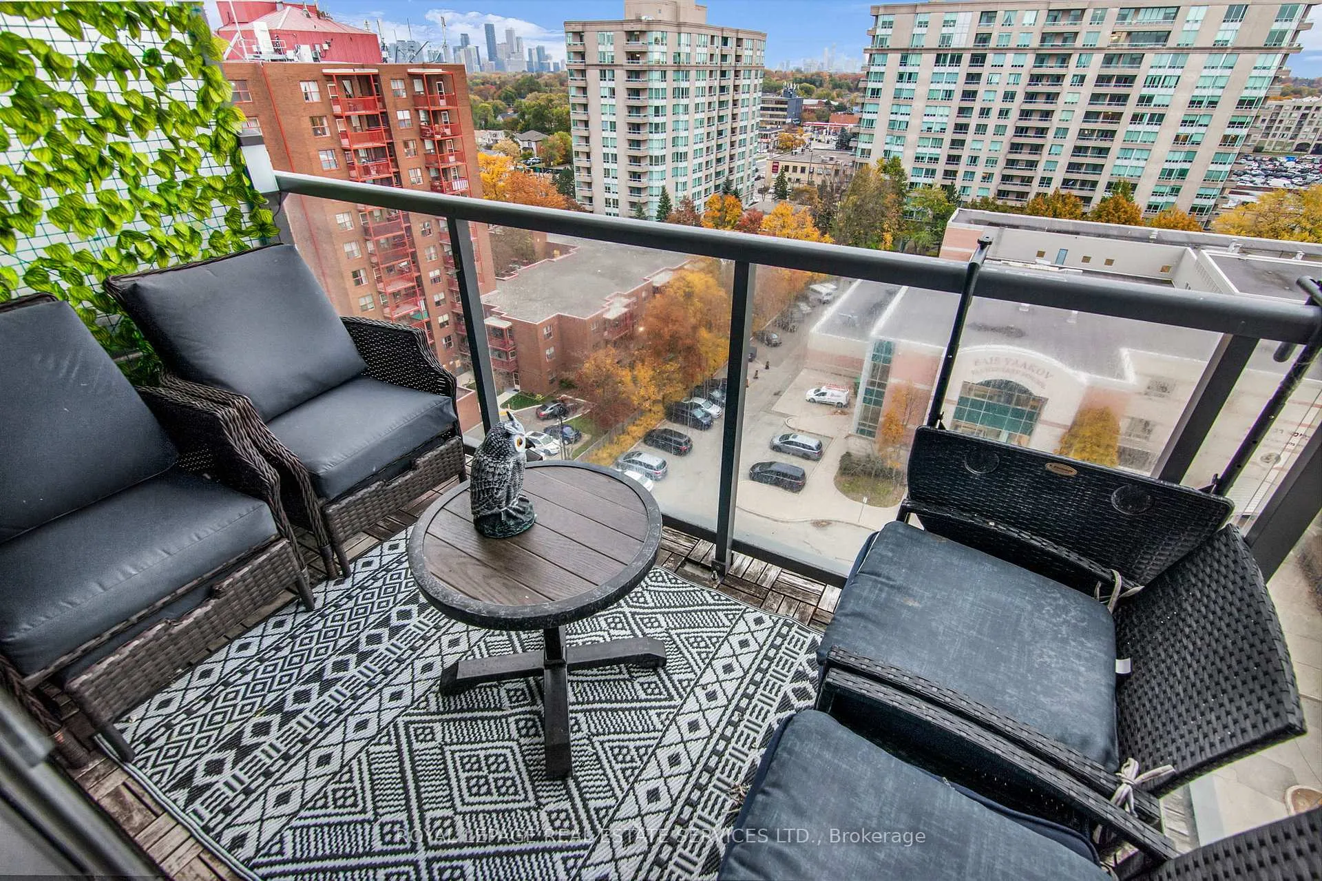 Photo 14 of Unit 1219, 35 Saranac Boulevard, Toronto, Englemount-Lawrence — HOMEH