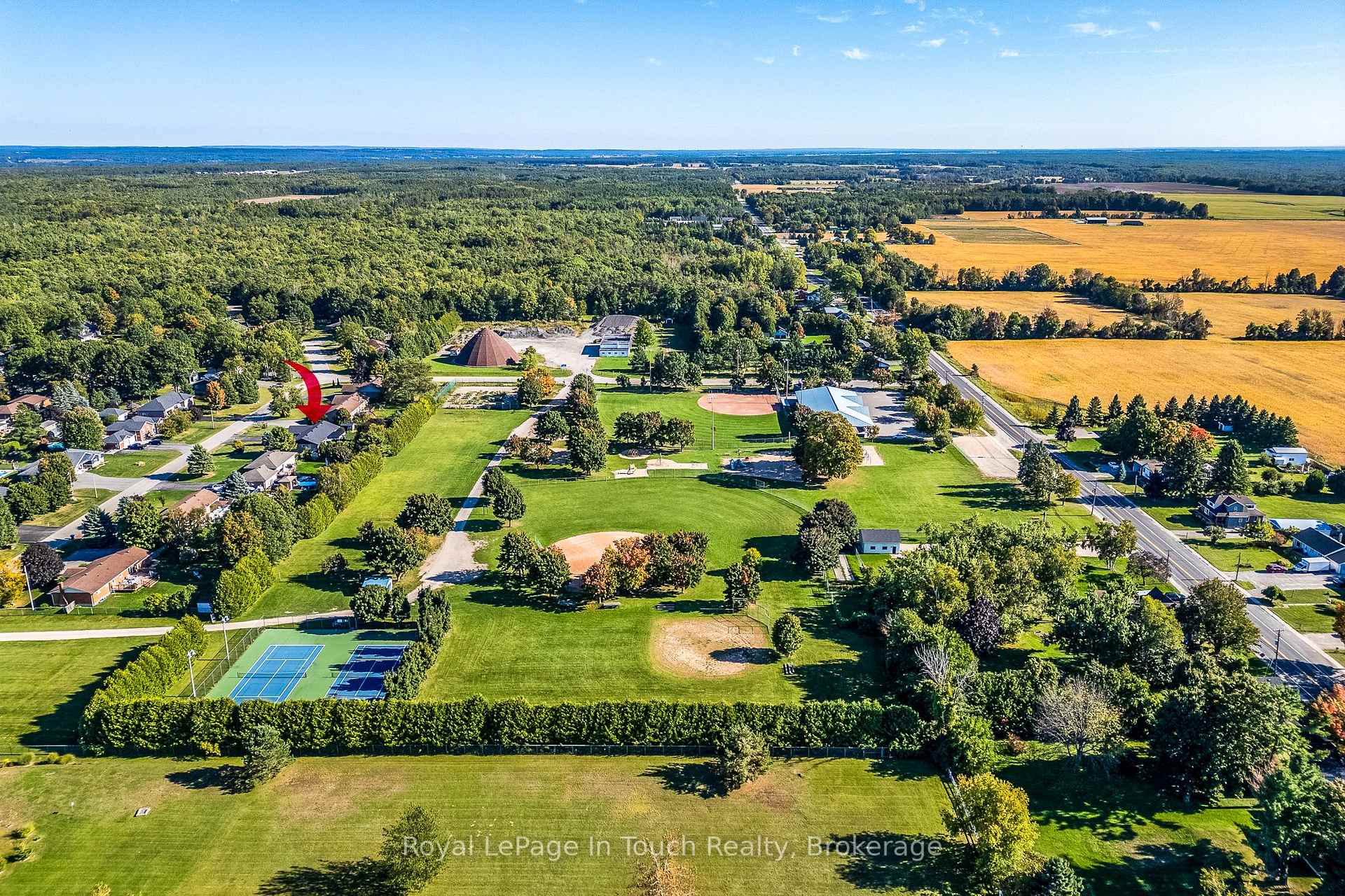 Photo 4 of 18 Dananne Drive, Tiny, Perkinsfield — HOMEH