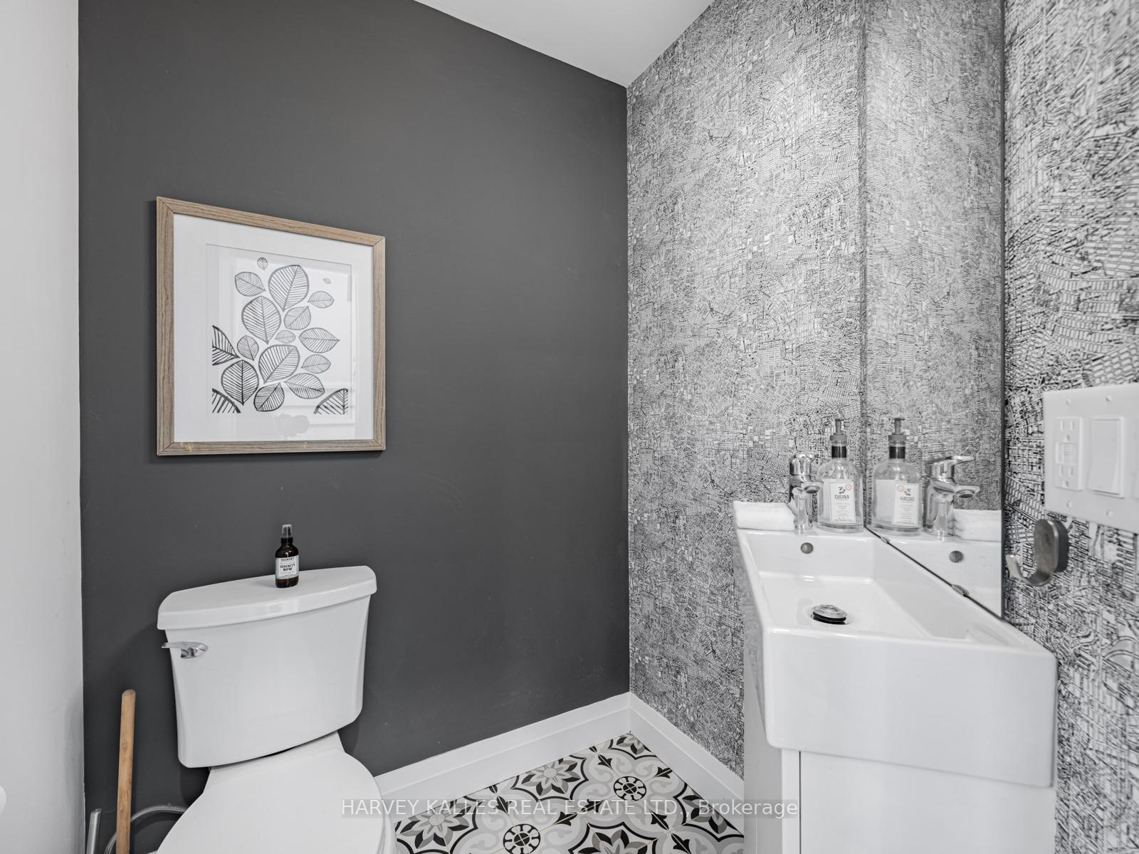 Photo 11 of 511 Sammon Avenue, Toronto, Danforth Village-East York — HOMEH