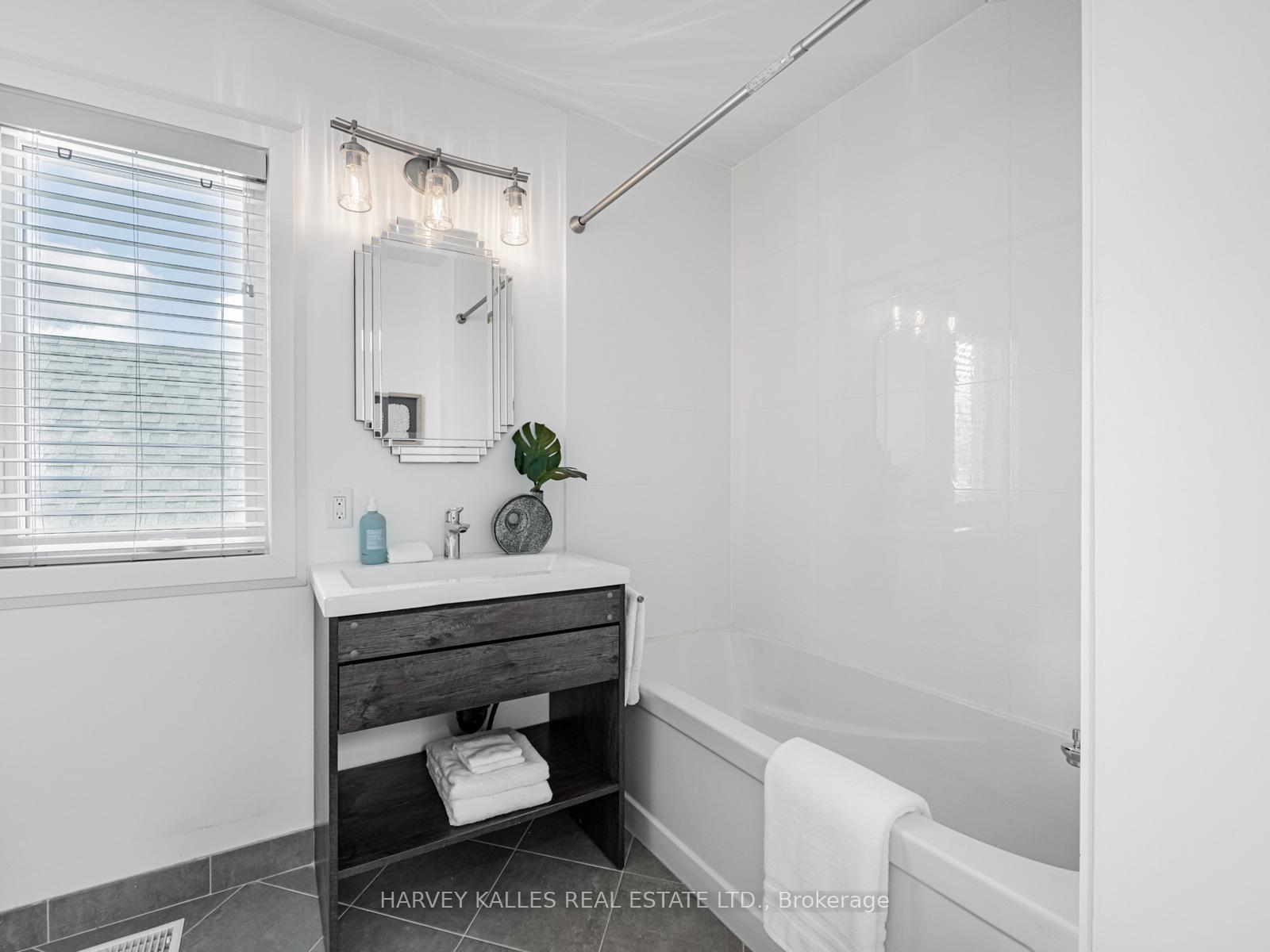 Photo 20 of 511 Sammon Avenue, Toronto, Danforth Village-East York — HOMEH