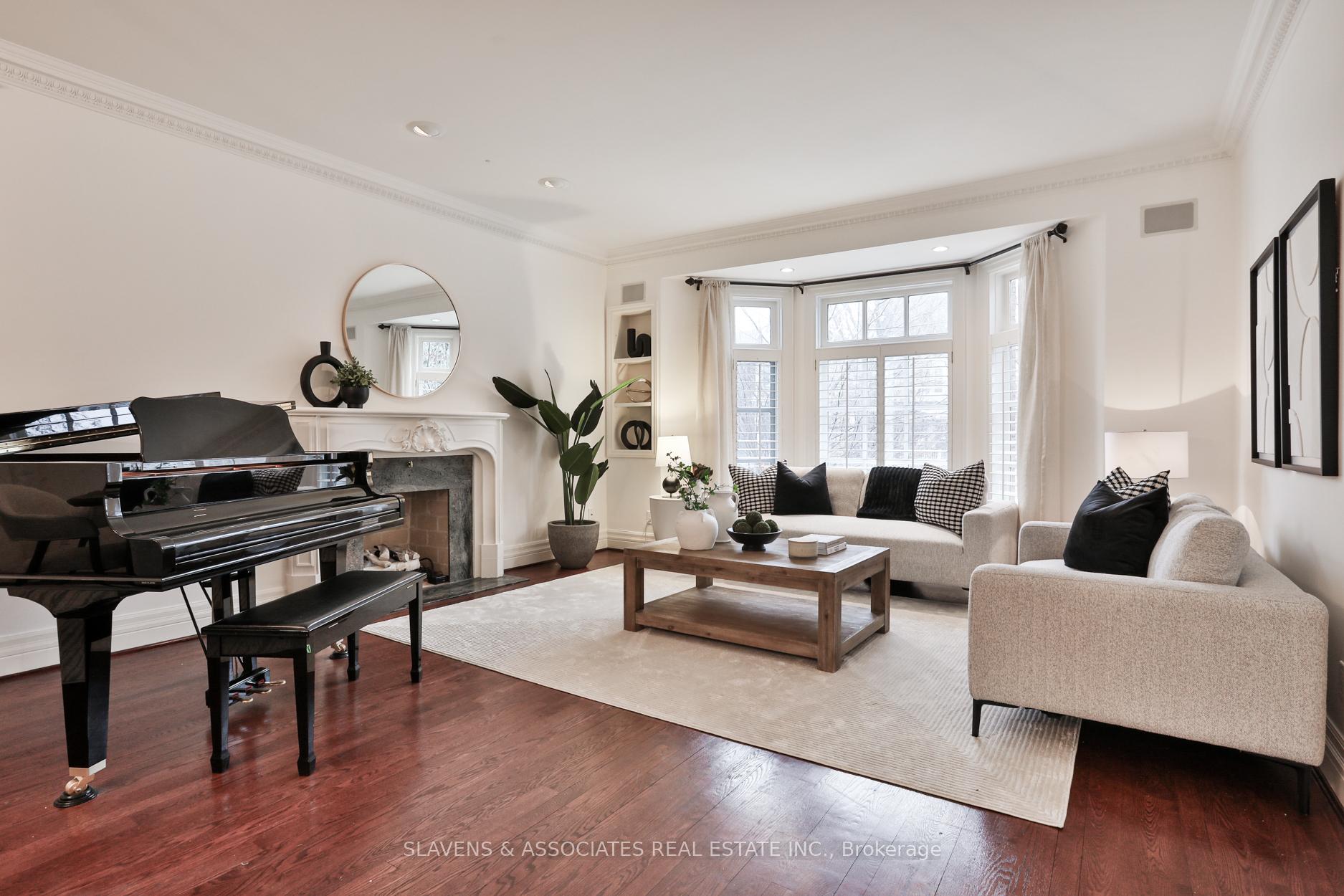 Photo 3 of 415 Cranbrooke Avenue, Toronto, Bedford Park-Nortown — HOMEH