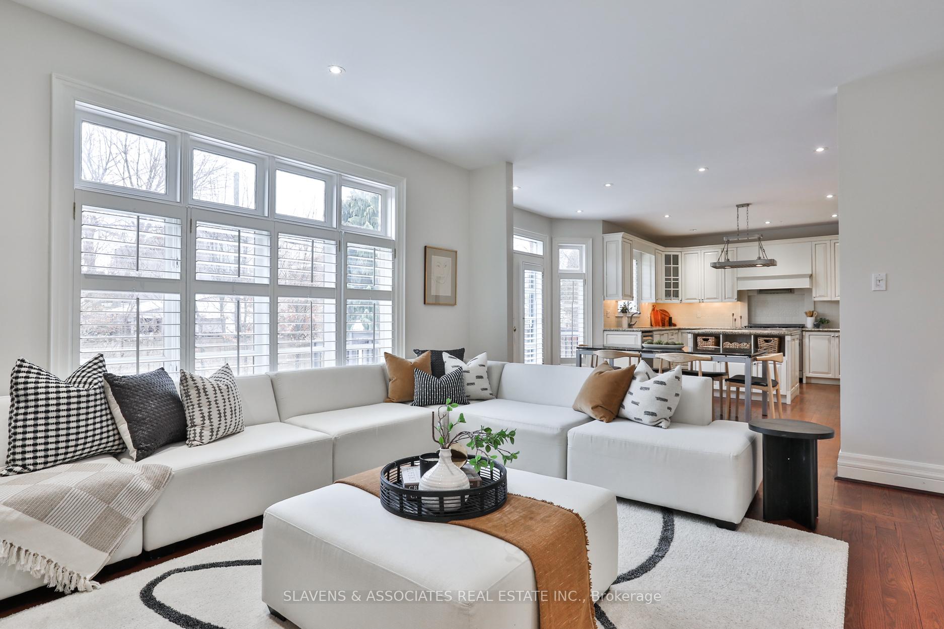Photo 16 of 415 Cranbrooke Avenue, Toronto, Bedford Park-Nortown — HOMEH