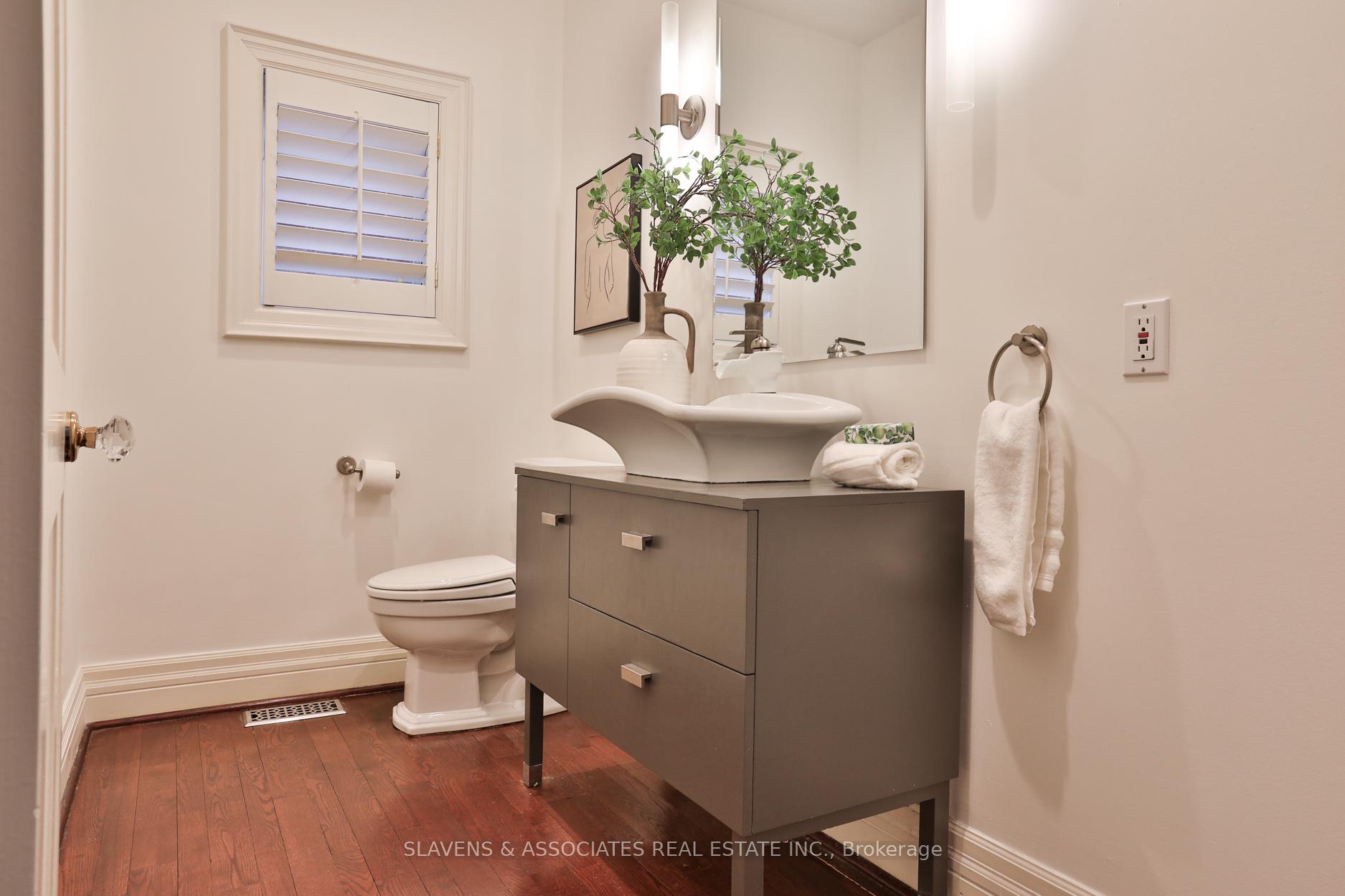Photo 20 of 415 Cranbrooke Avenue, Toronto, Bedford Park-Nortown — HOMEH