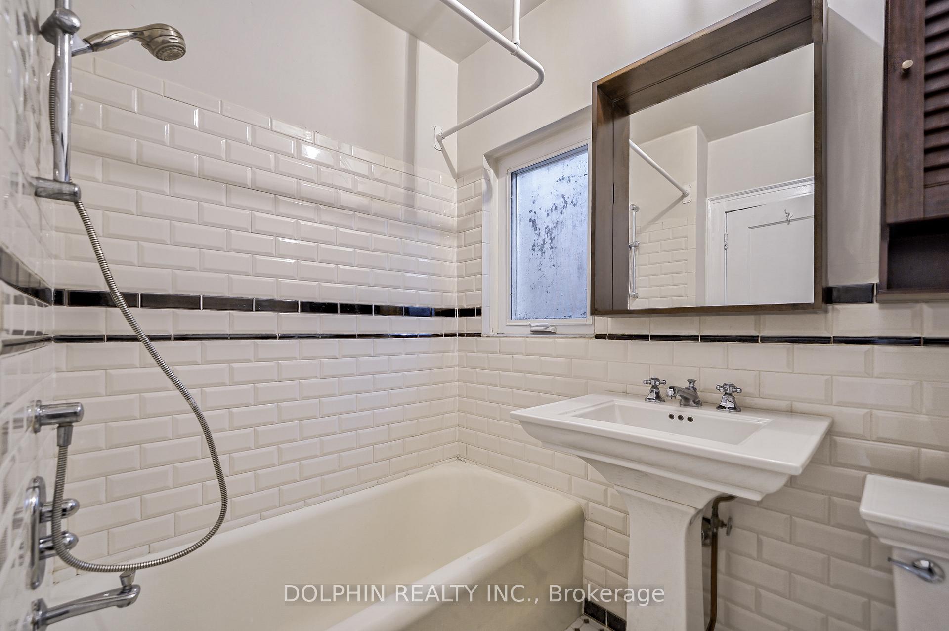 Photo 11 of 66 Lawrence Avenue W, Toronto, Lawrence Park North — HOMEH