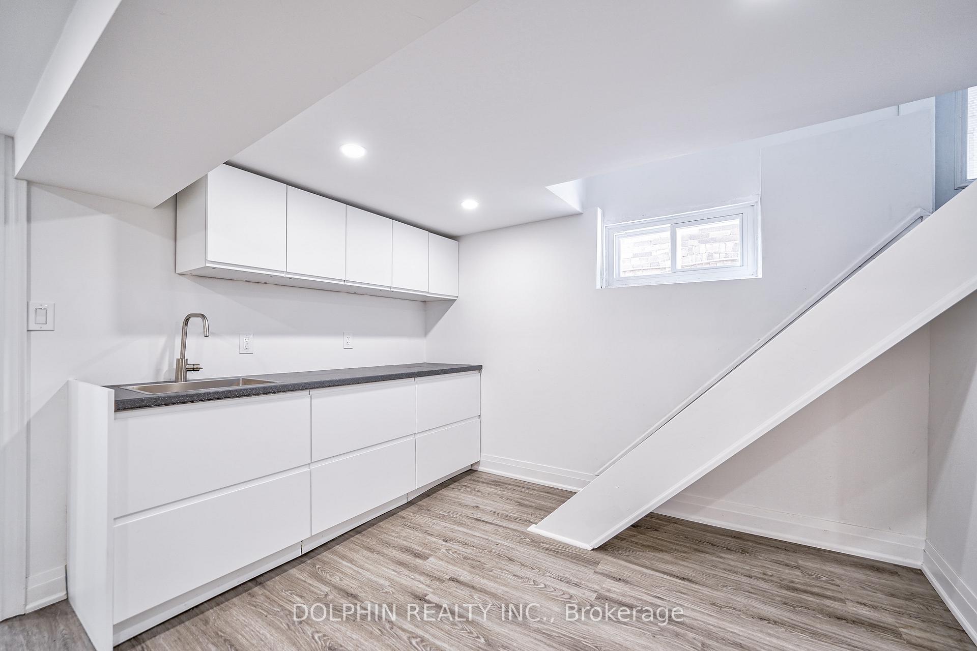 Photo 15 of 66 Lawrence Avenue W, Toronto, Lawrence Park North — HOMEH