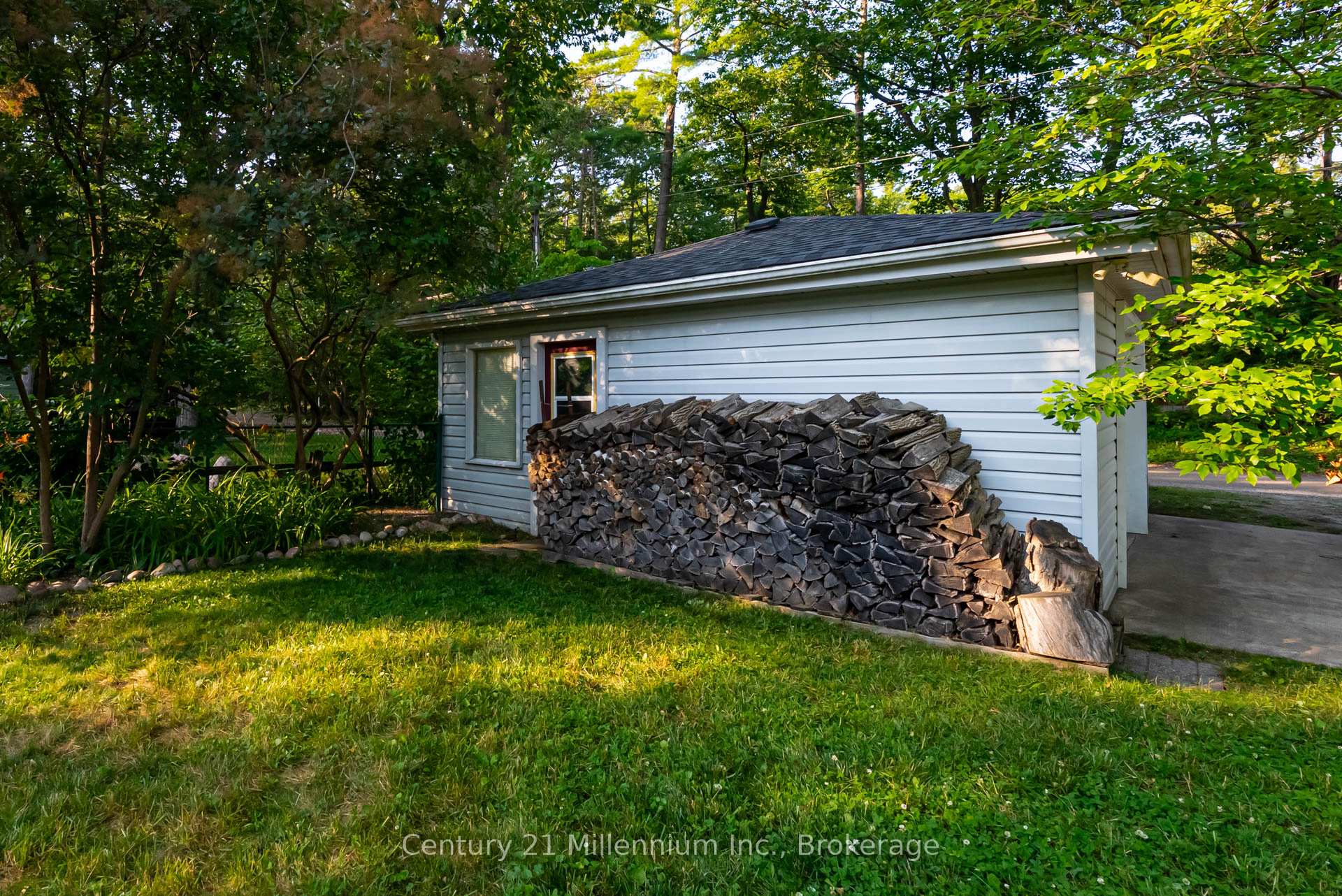 Photo 4 of 8 Willow Drive, Tiny, Rural Tiny — HOMEH