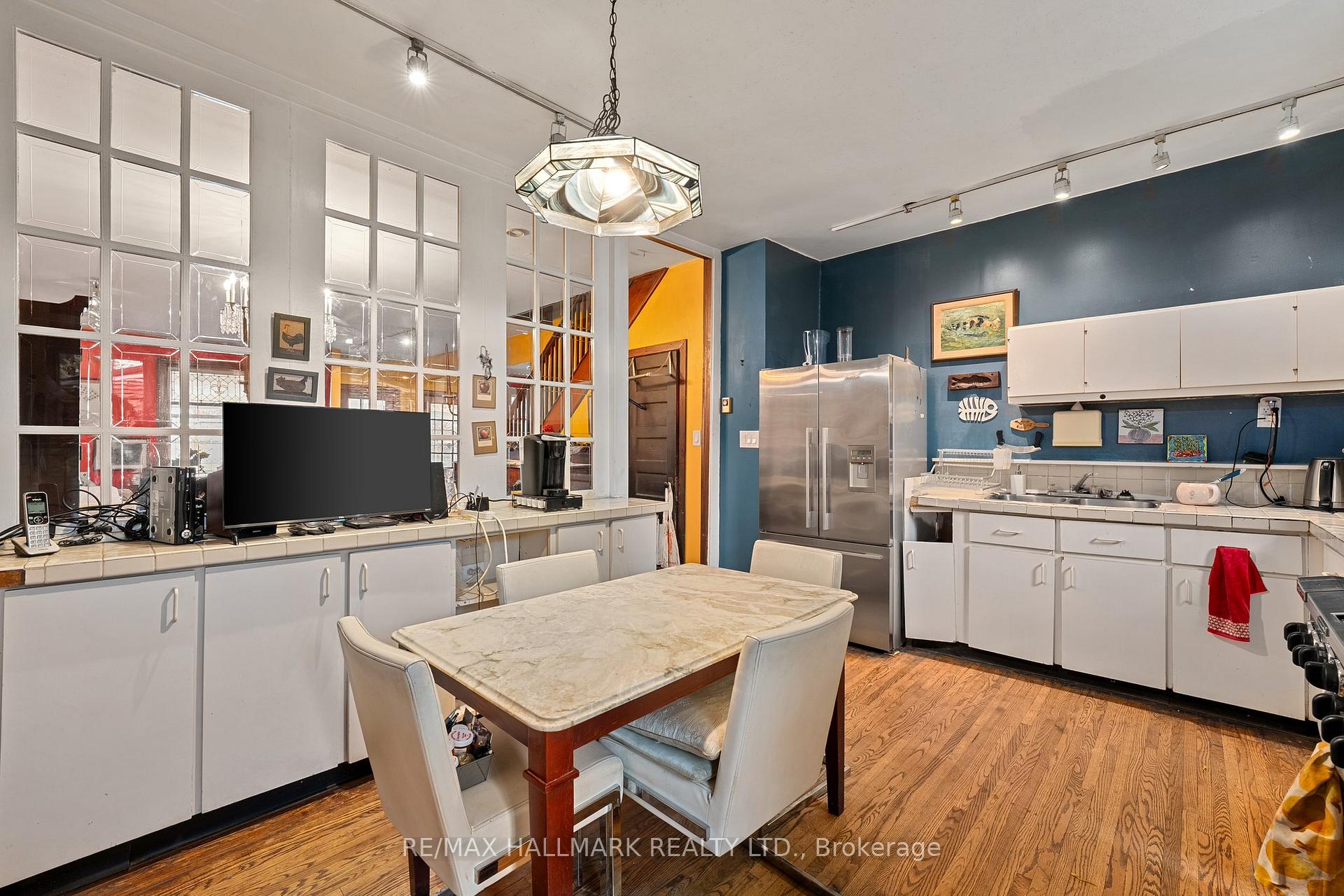 Photo 11 of 52 Sproat Avenue, Toronto, South Riverdale — HOMEH