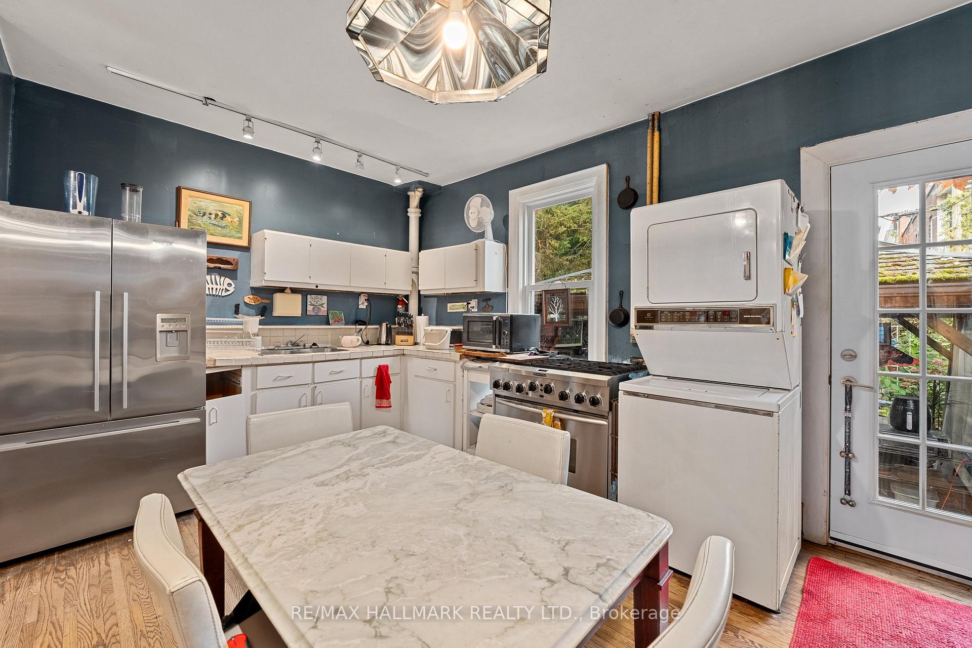 Photo 12 of 52 Sproat Avenue, Toronto, South Riverdale — HOMEH