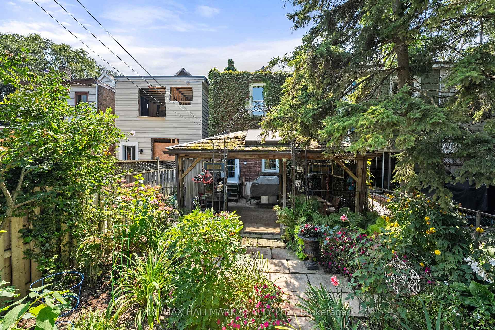 Photo 25 of 52 Sproat Avenue, Toronto, South Riverdale — HOMEH