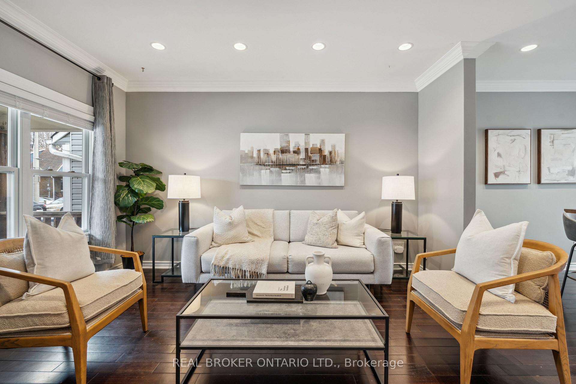 Photo 5 of 368 Cedarvale Avenue, Toronto, Woodbine-Lumsden — HOMEH