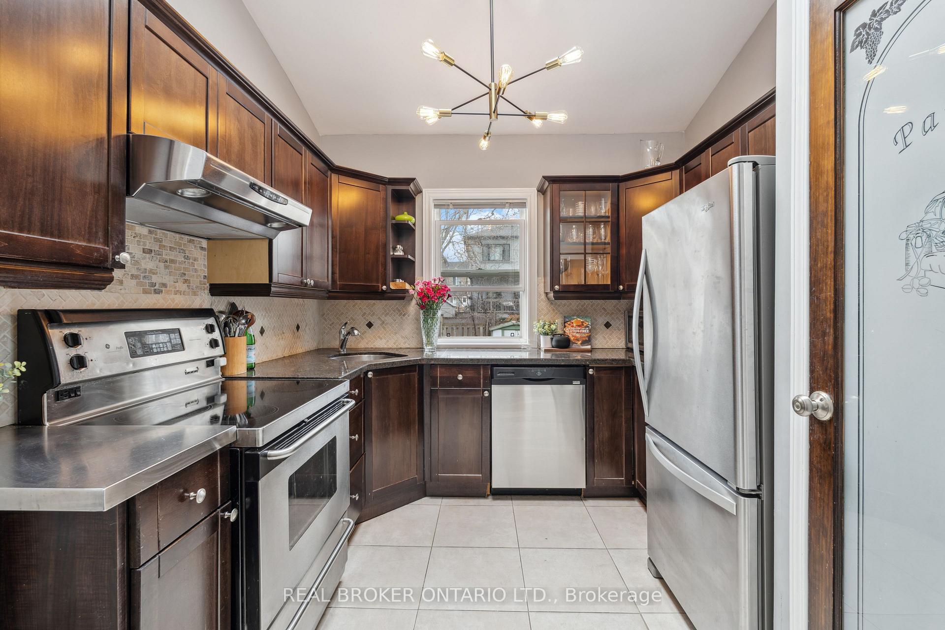 Photo 13 of 368 Cedarvale Avenue, Toronto, Woodbine-Lumsden — HOMEH