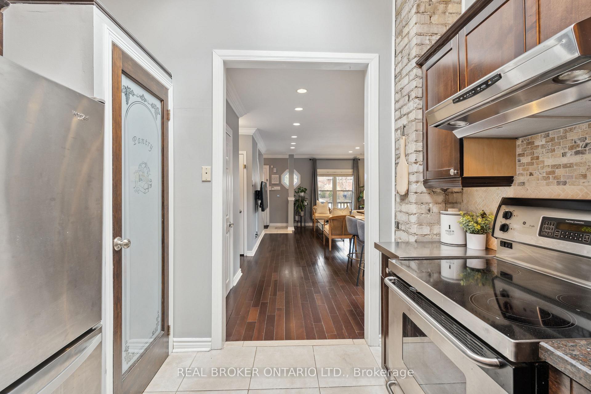 Photo 15 of 368 Cedarvale Avenue, Toronto, Woodbine-Lumsden — HOMEH
