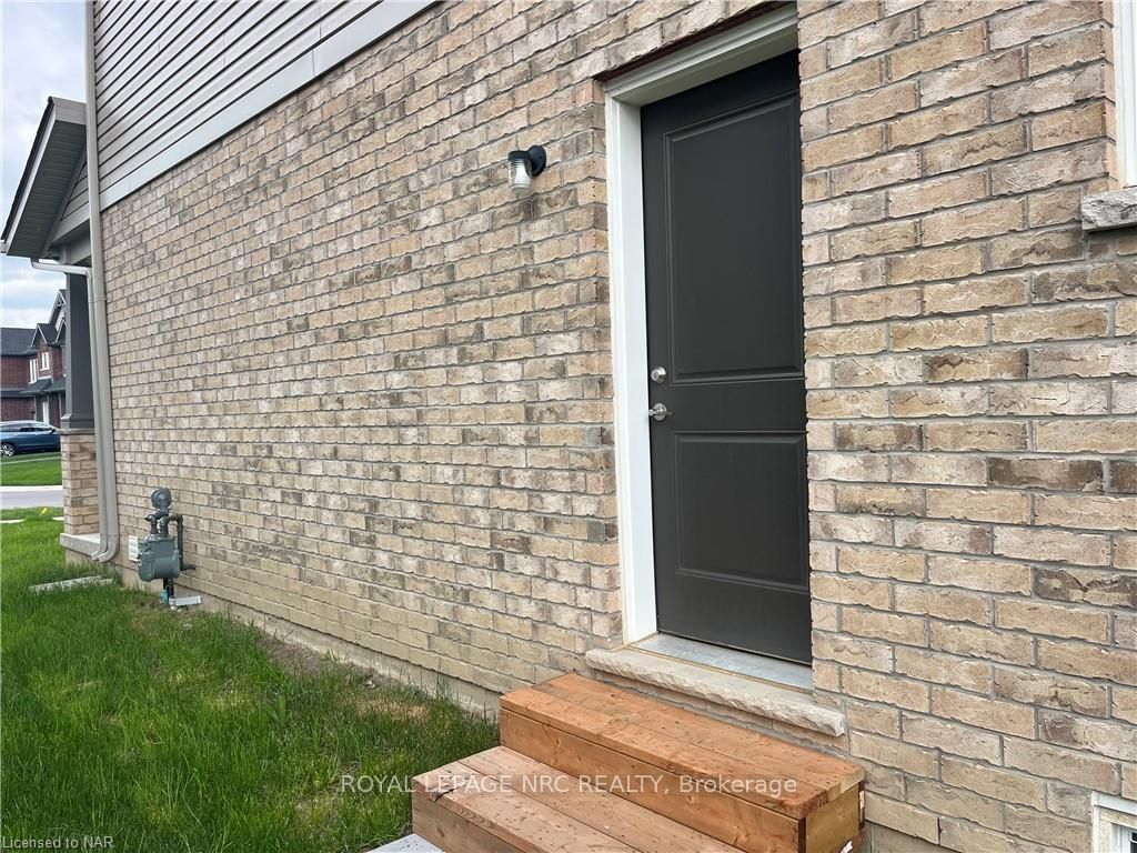 Photo 2 of Unit bsmt, 225 Bur Oak Drive, Thorold, Confederation Heights — HOMEH