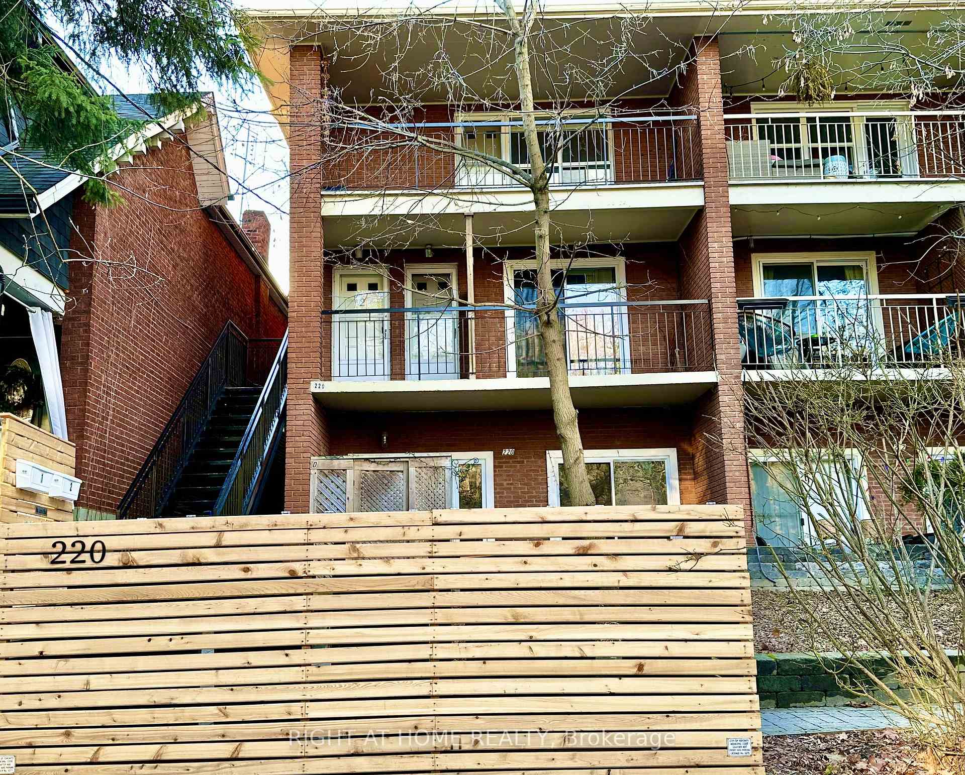 Photo 1 of Unit D, 220 Kenilworth Avenue, Toronto, The Beaches — HOMEH