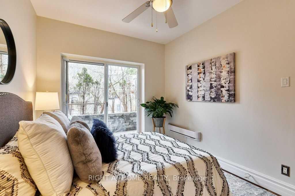 Photo 4 of Unit D, 220 Kenilworth Avenue, Toronto, The Beaches — HOMEH