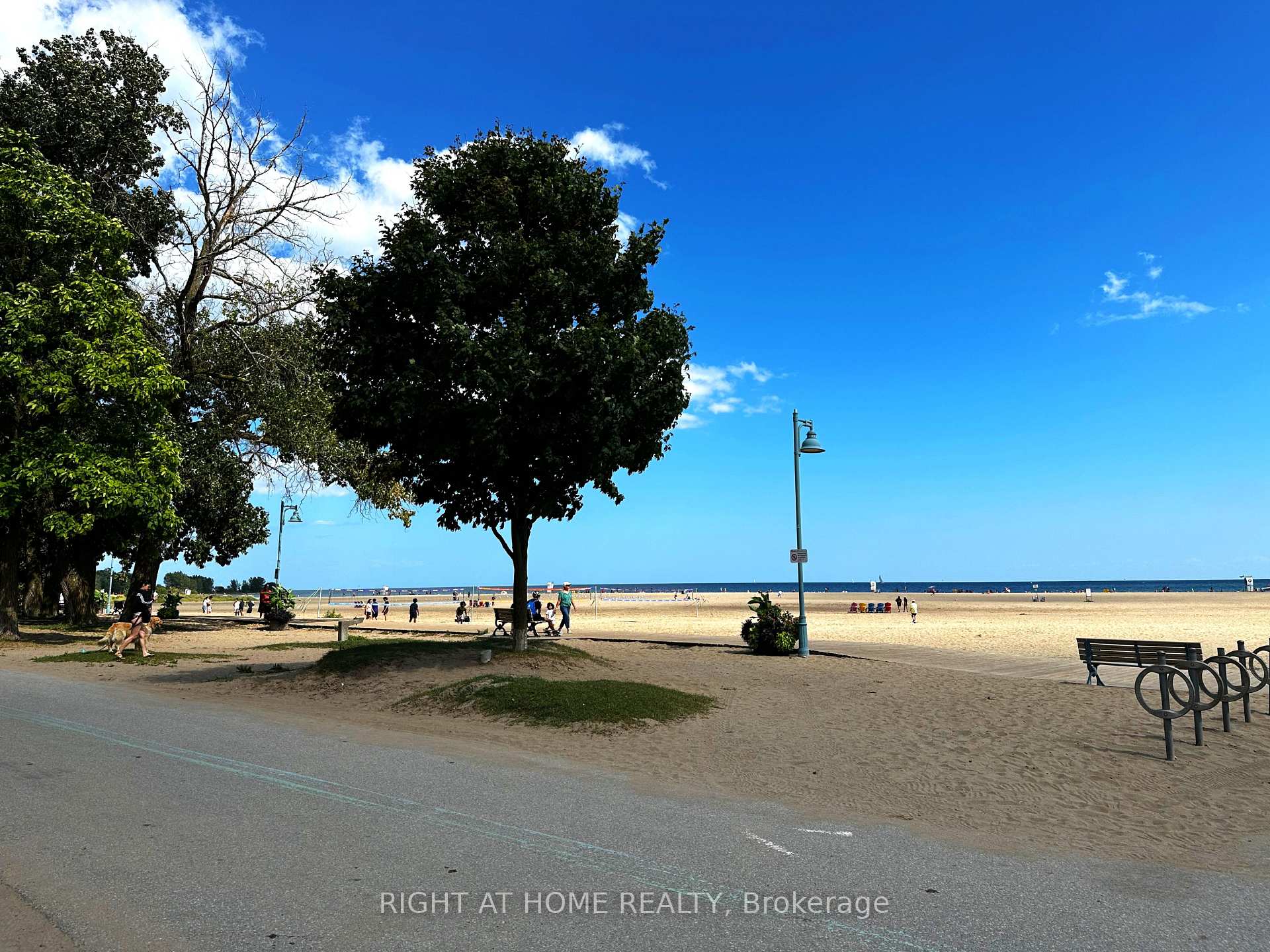 Photo 8 of Unit D, 220 Kenilworth Avenue, Toronto, The Beaches — HOMEH