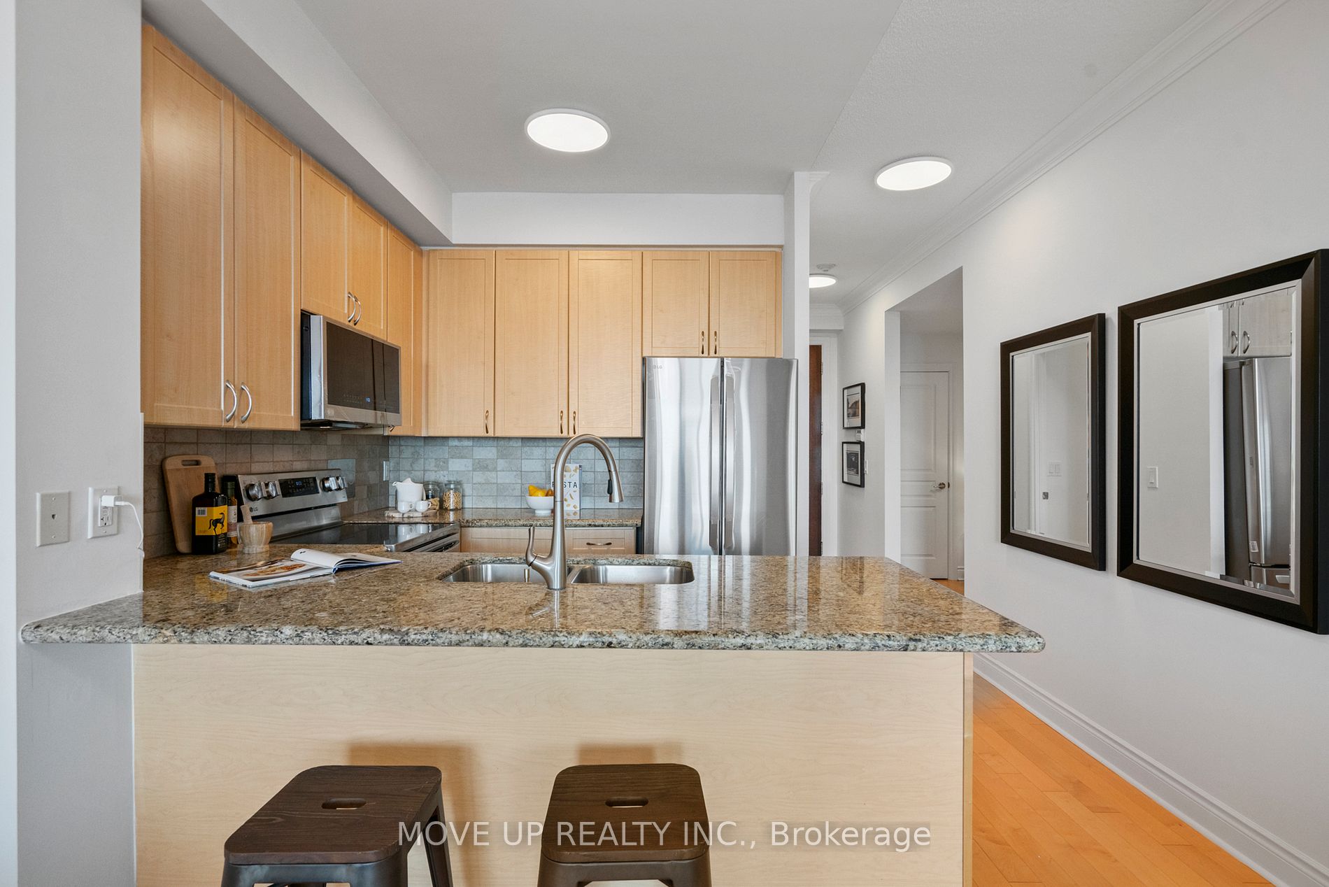 Photo 6 of Unit 2005, 7 North Park Road, Vaughan, Beverley Glen — HOMEH