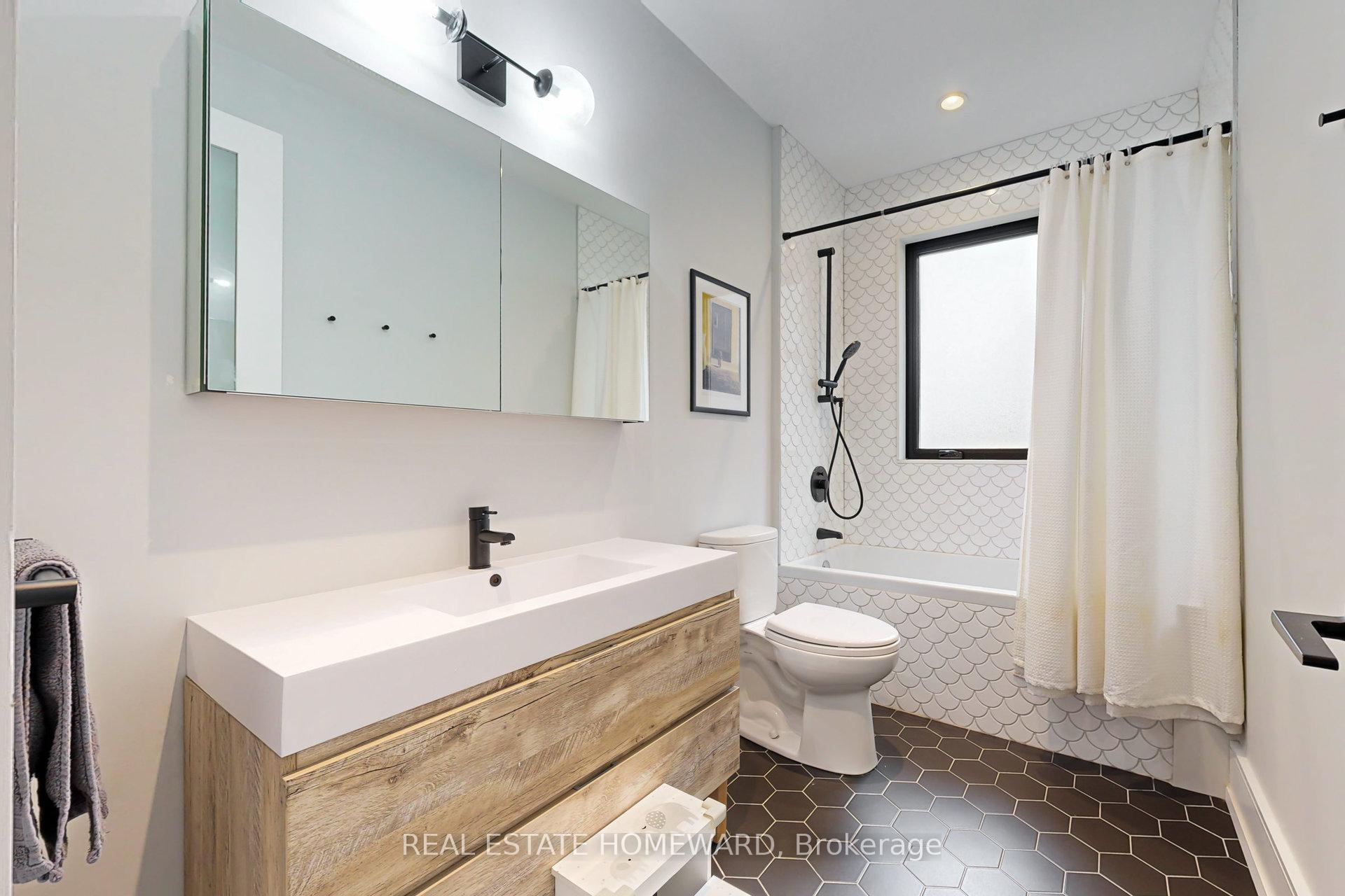 Photo 26 of 44 Endean Avenue, Toronto, South Riverdale — HOMEH