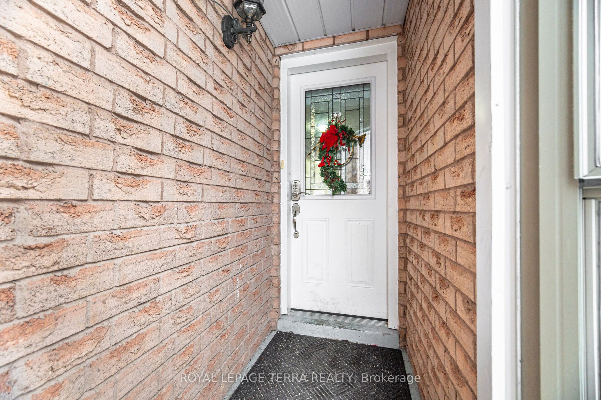 Photo 54 of 44 Carruthers Crescent, Barrie, Grove East — HOMEH