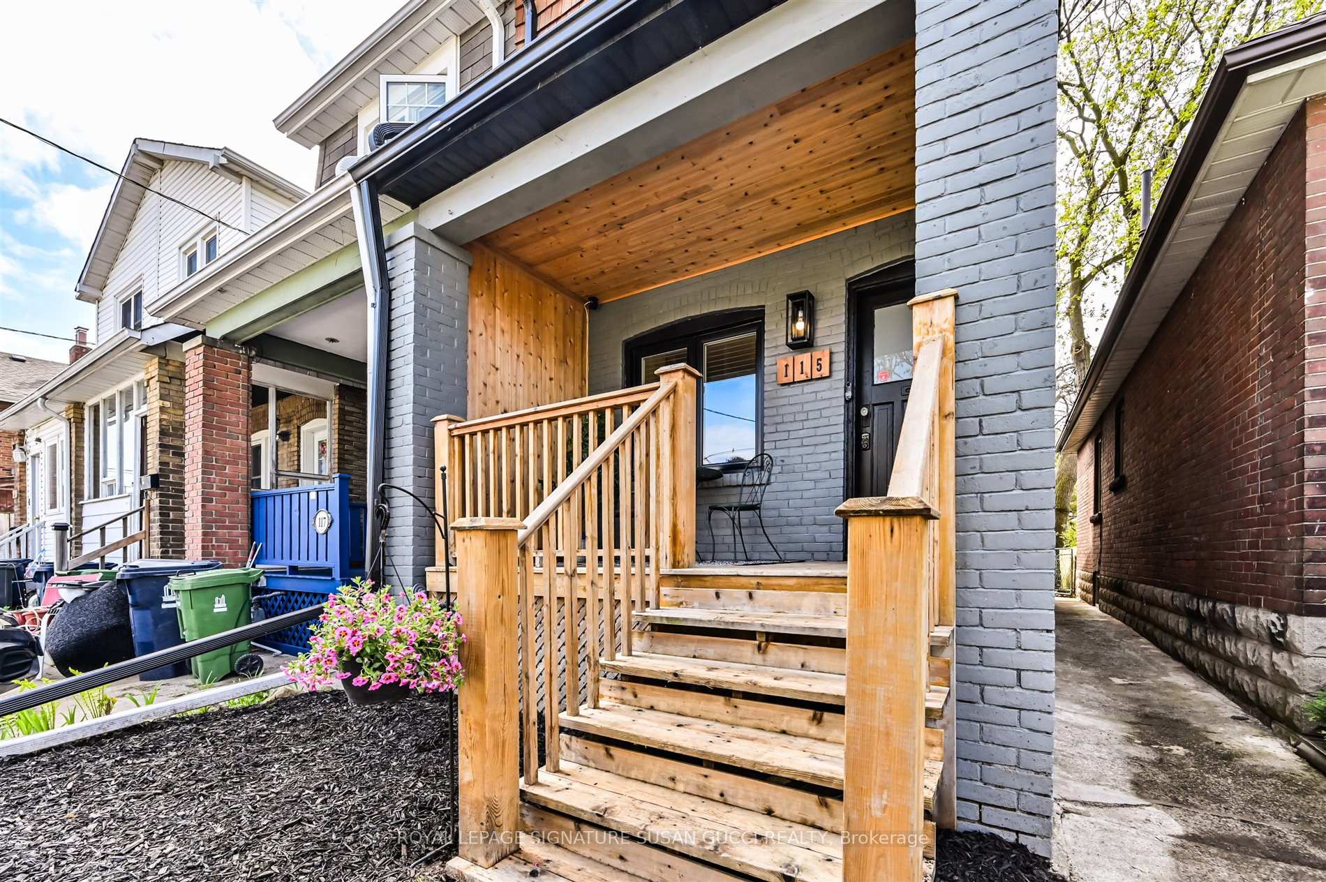 Photo 4 of 115 Aldwych Avenue, Toronto, Danforth Village-East York — HOMEH