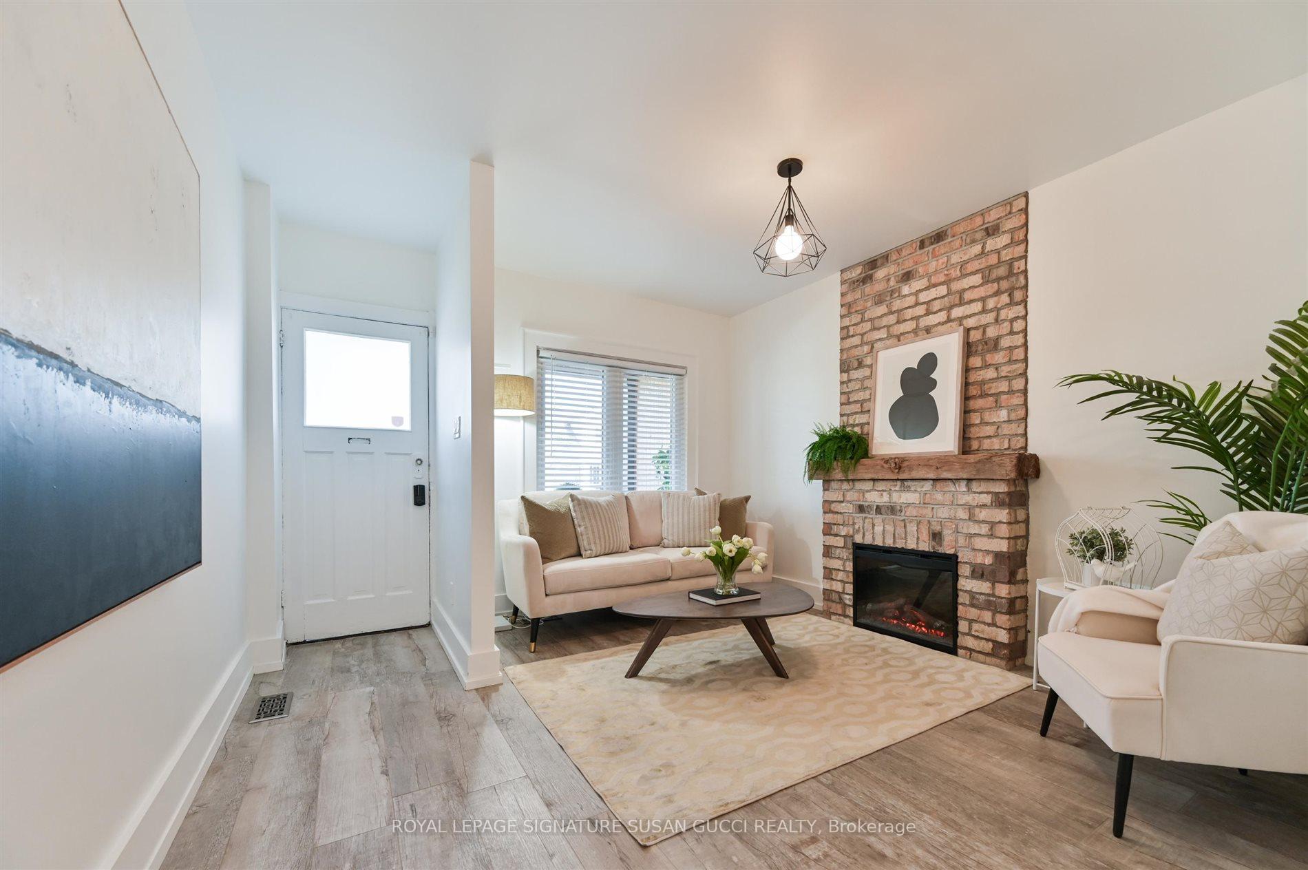 Photo 5 of 115 Aldwych Avenue, Toronto, Danforth Village-East York — HOMEH