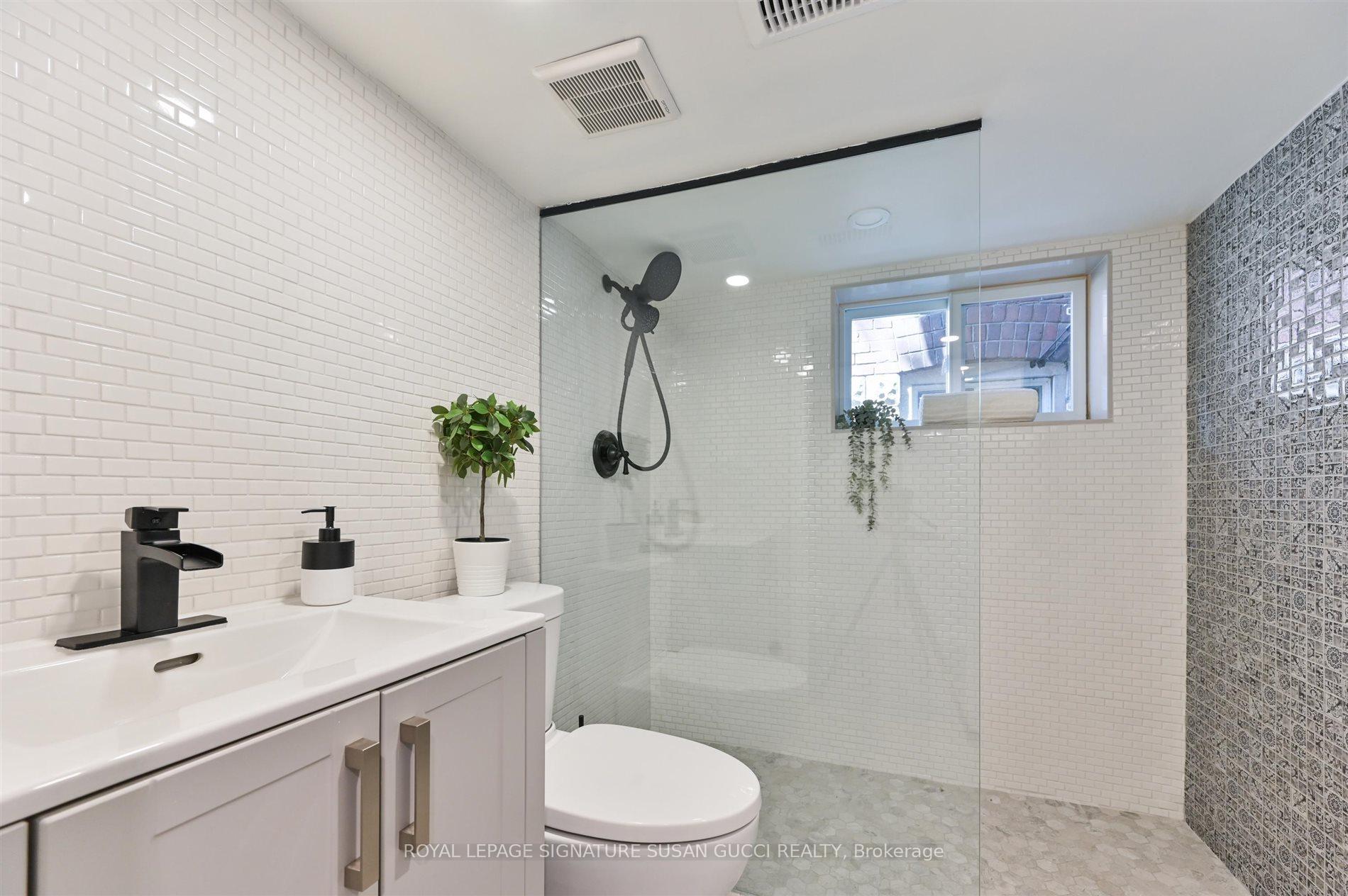 Photo 21 of 115 Aldwych Avenue, Toronto, Danforth Village-East York — HOMEH
