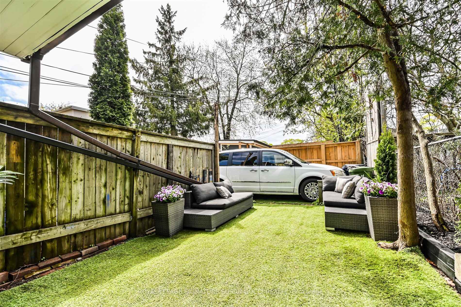 Photo 23 of 115 Aldwych Avenue, Toronto, Danforth Village-East York — HOMEH