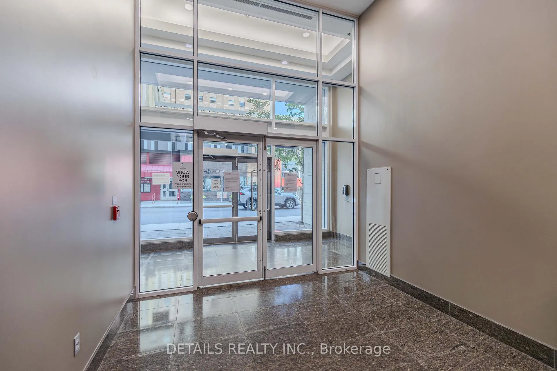 Photo 5 of Unit 717, 238 Besserer Street, Ottawa, Sandy Hill — HOMEH