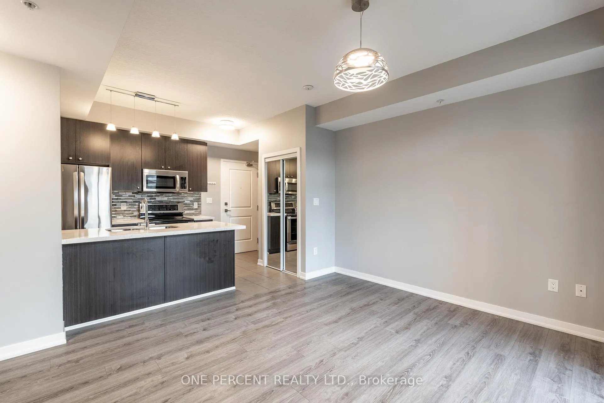 Photo 6 of Unit 304, 85 Robinson Street, Hamilton, Durand — HOMEH