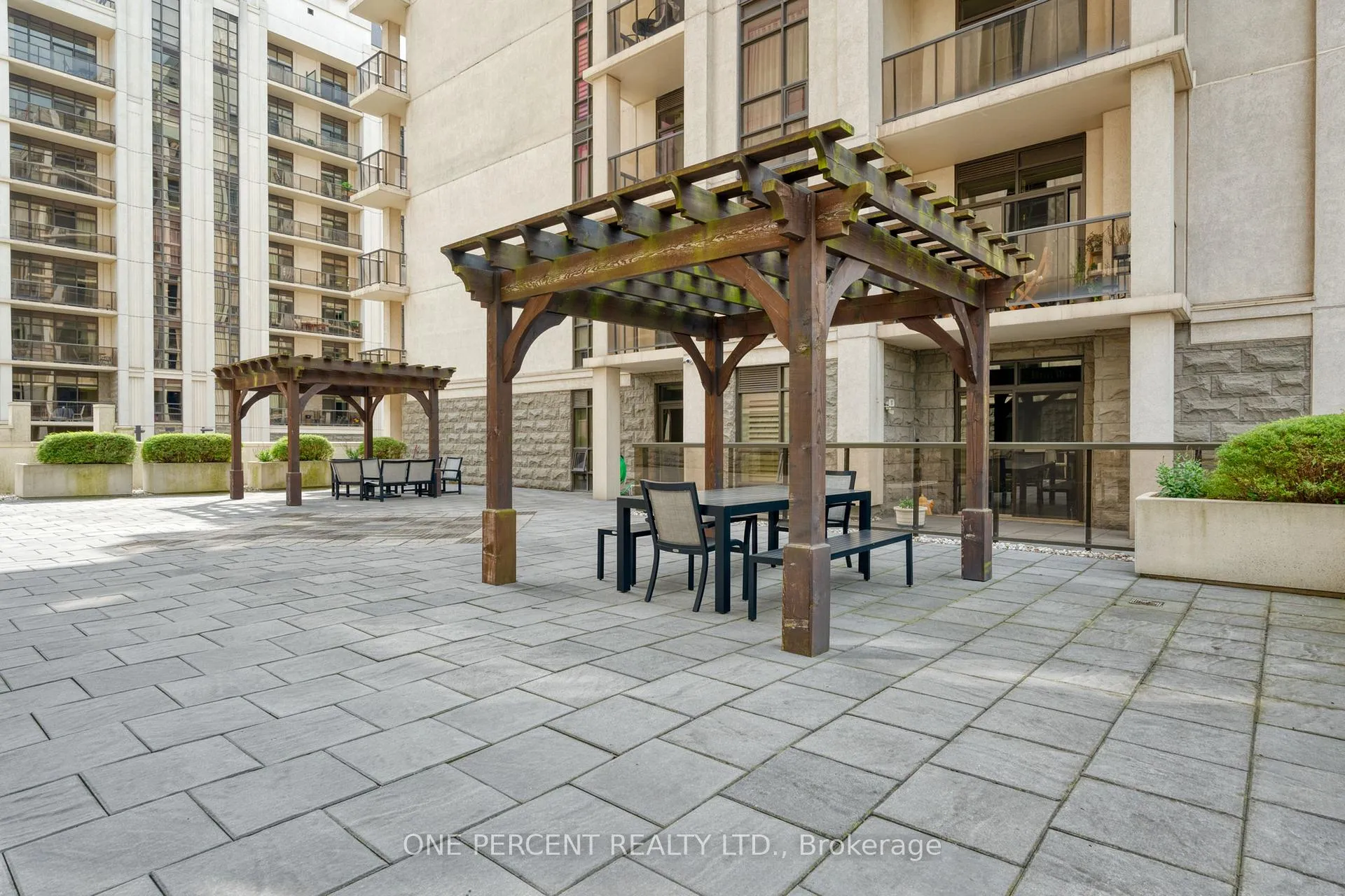 Photo 16 of Unit 304, 85 Robinson Street, Hamilton, Durand — HOMEH