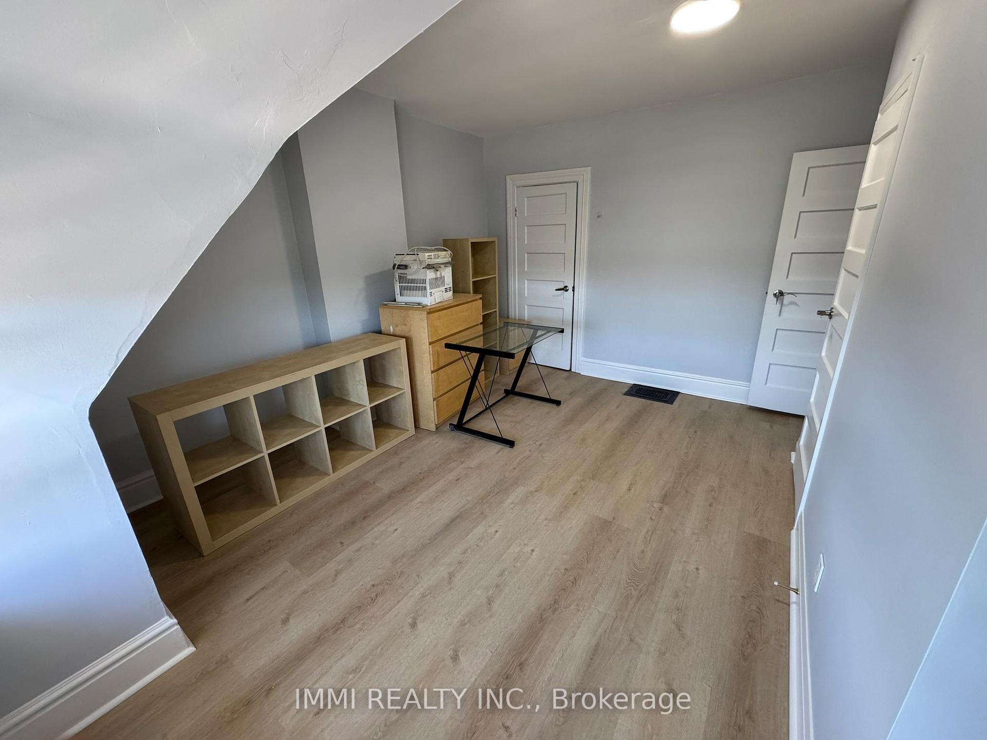 Photo 2 of Unit 301, 618 Bathurst Street, Toronto, Palmerston-Little Italy — HOMEH