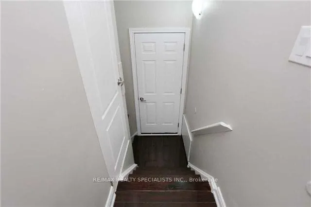 Photo 9 of 32 Aloma Crescent, Brampton, Avondale — HOMEH