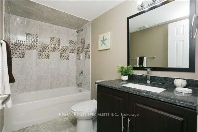Photo 14 of 32 Aloma Crescent, Brampton, Avondale — HOMEH