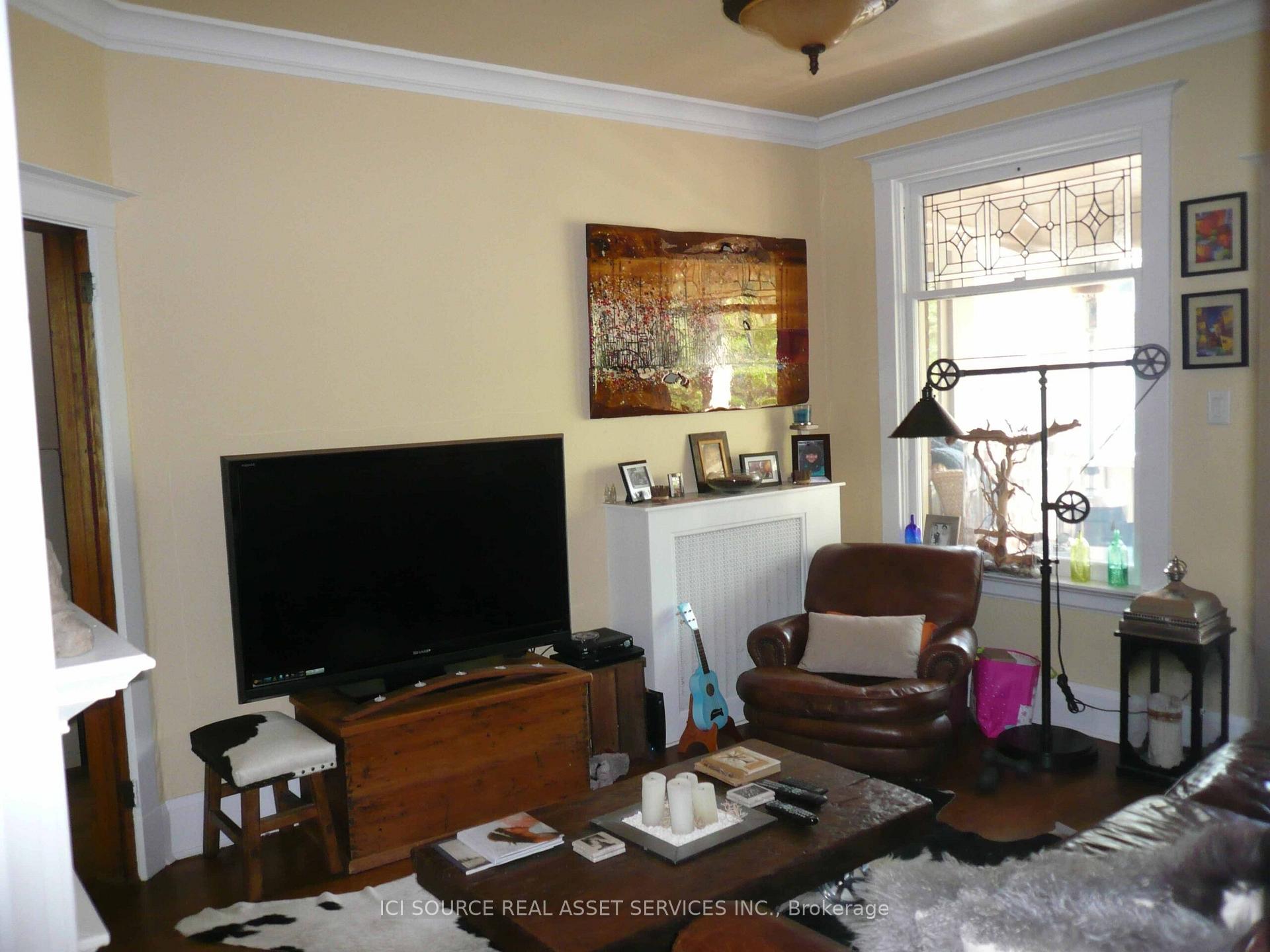 Photo 6 of Unit 2, 45 A Benlamond Avenue, Toronto, East End-Danforth — HOMEH