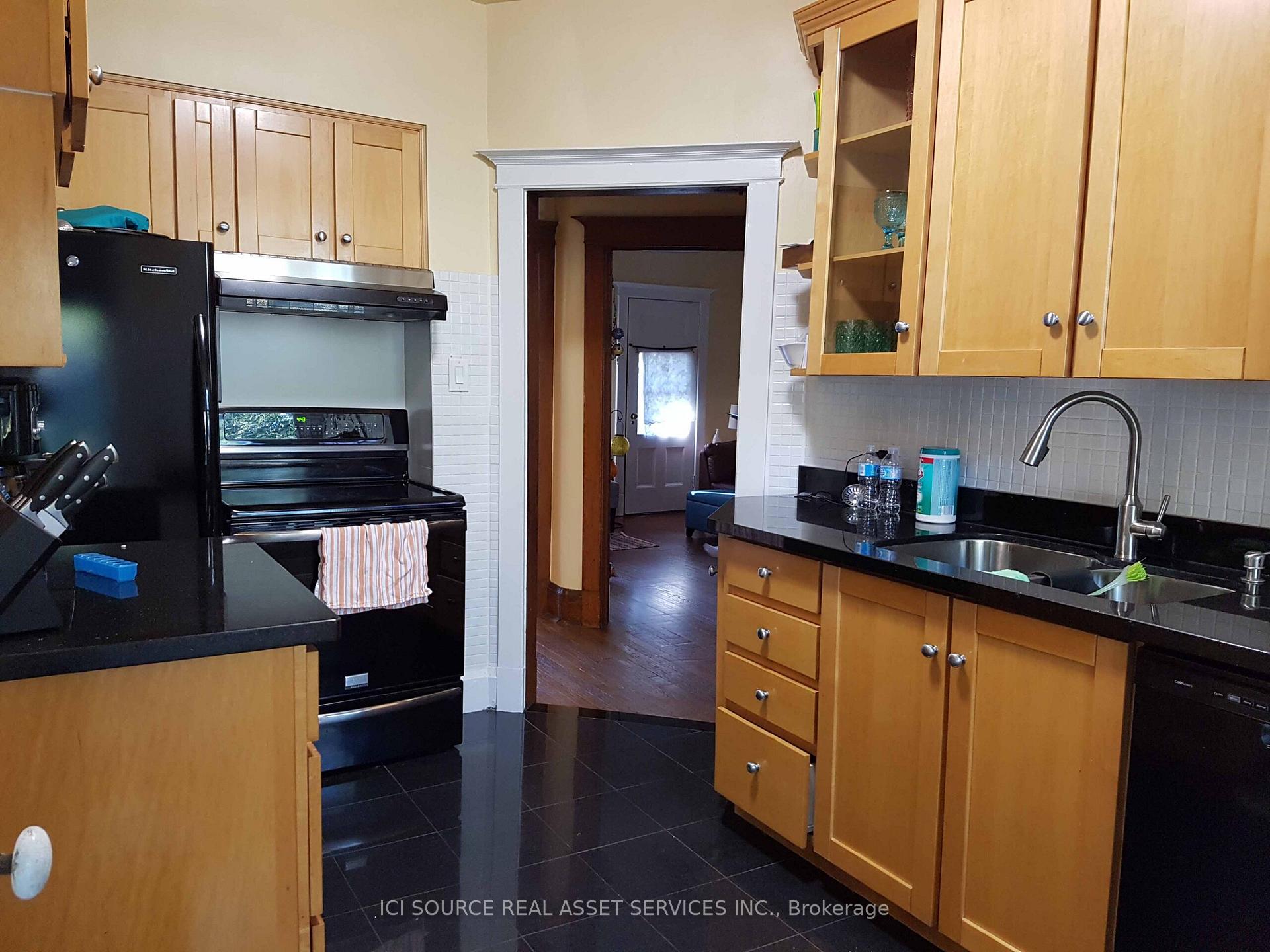 Photo 12 of Unit 2, 45 A Benlamond Avenue, Toronto, East End-Danforth — HOMEH