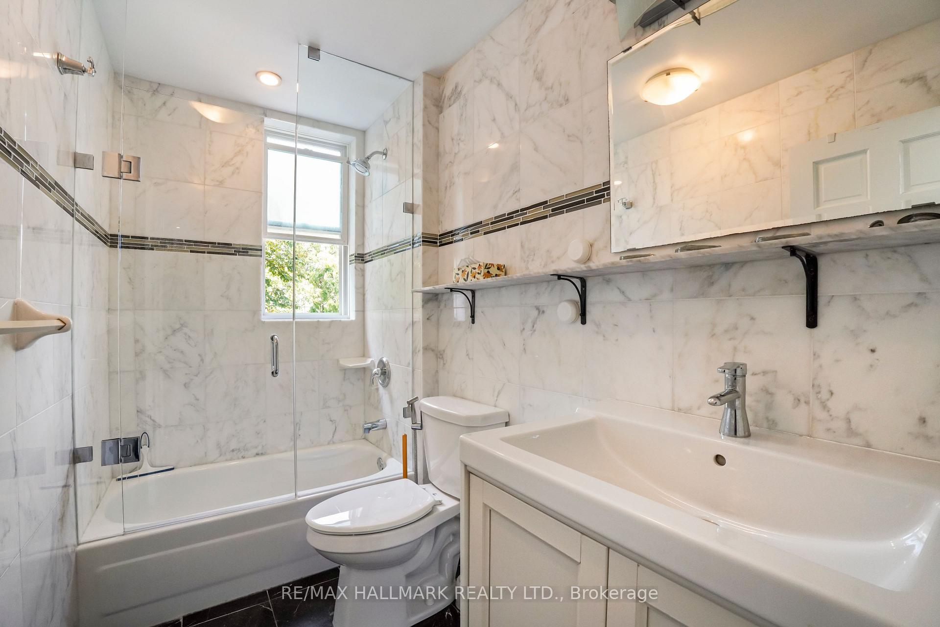Photo 5 of Unit Unit 2, 702 Bathurst Street, Toronto, Palmerston-Little Italy — HOMEH