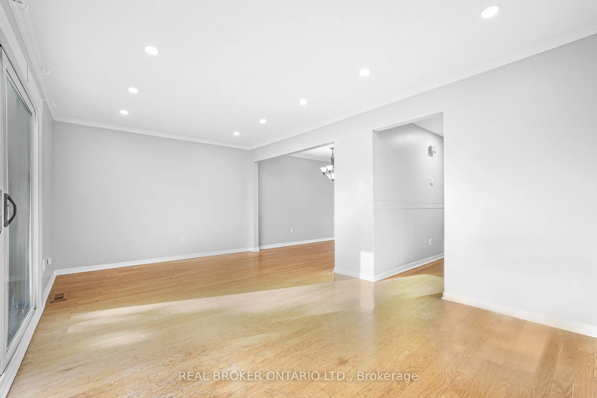 Photo 2 of Unit 10, 890 Cahill Drive W, Ottawa, Hunt Club — HOMEH