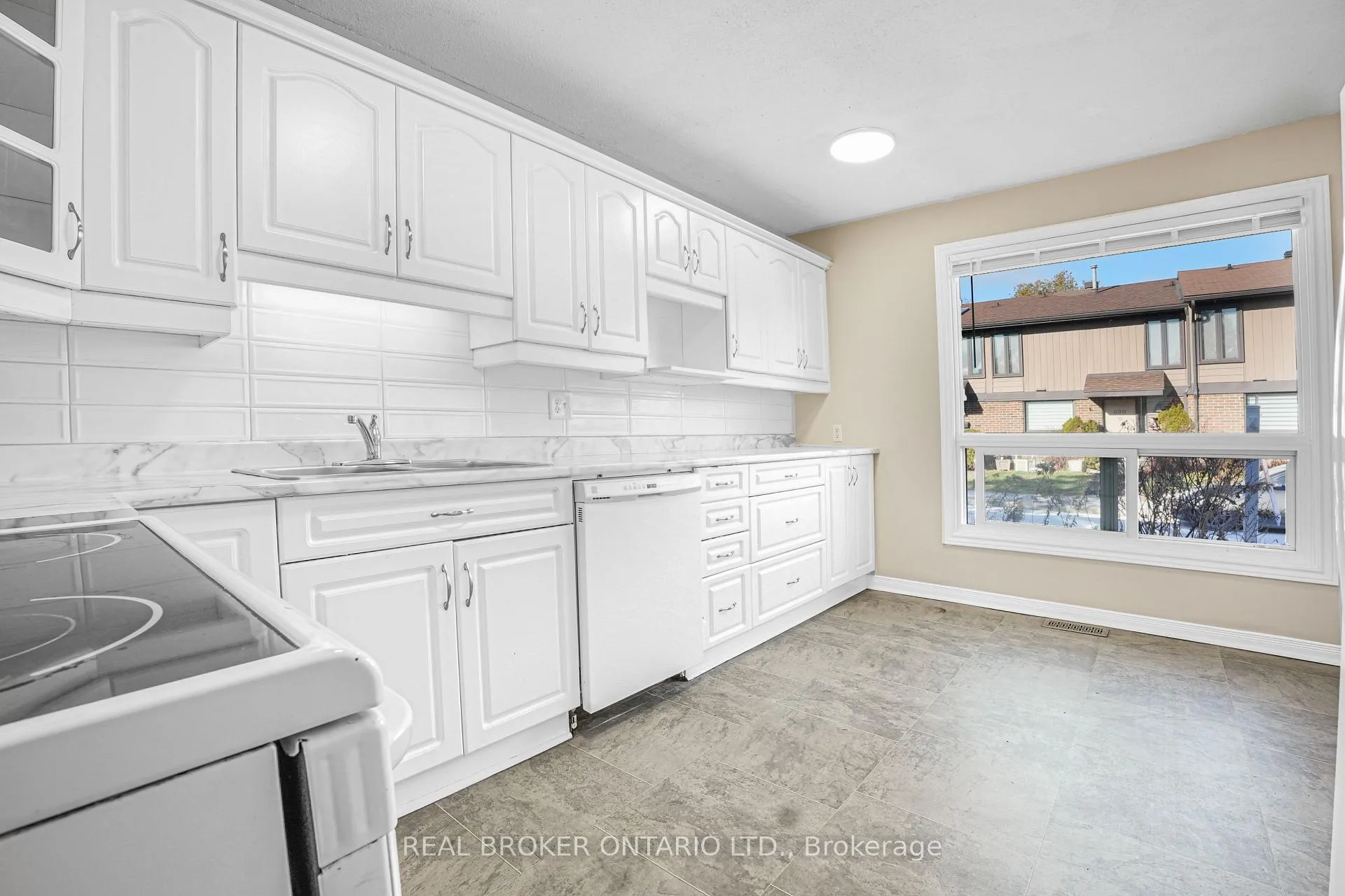 Photo 5 of Unit 10, 890 Cahill Drive W, Ottawa, Hunt Club — HOMEH