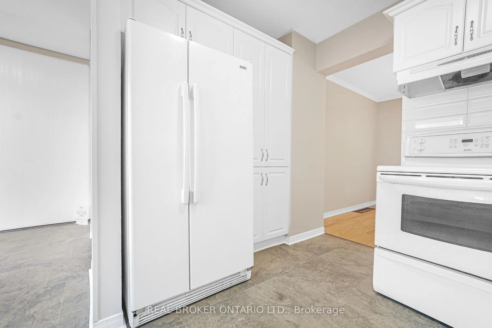 Photo 7 of Unit 10, 890 Cahill Drive W, Ottawa, Hunt Club — HOMEH