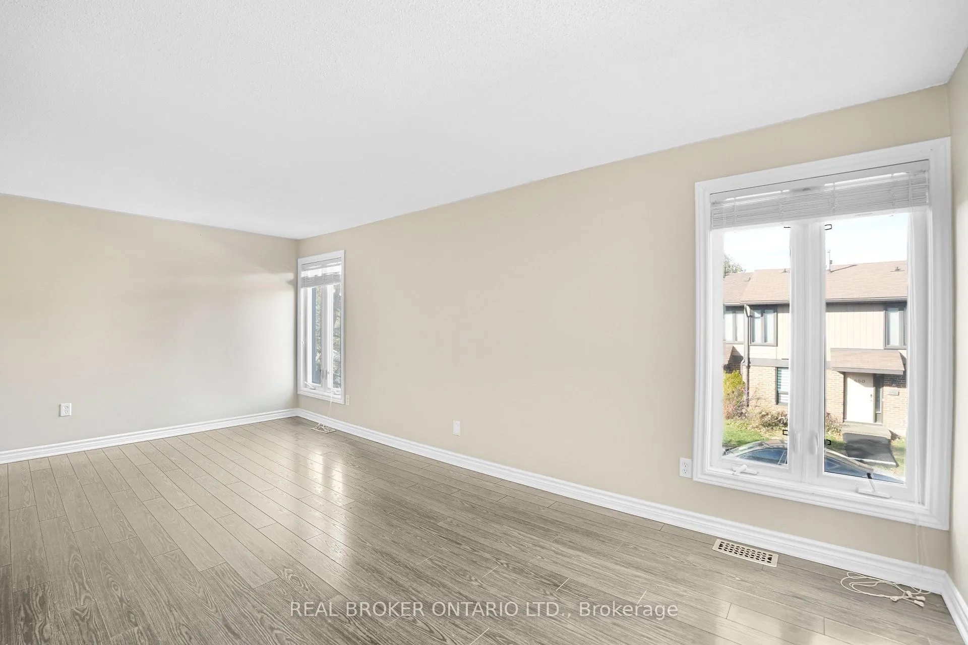 Photo 11 of Unit 10, 890 Cahill Drive W, Ottawa, Hunt Club — HOMEH