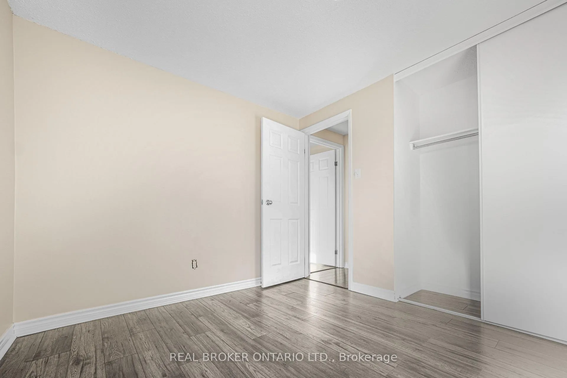 Photo 19 of Unit 10, 890 Cahill Drive W, Ottawa, Hunt Club — HOMEH